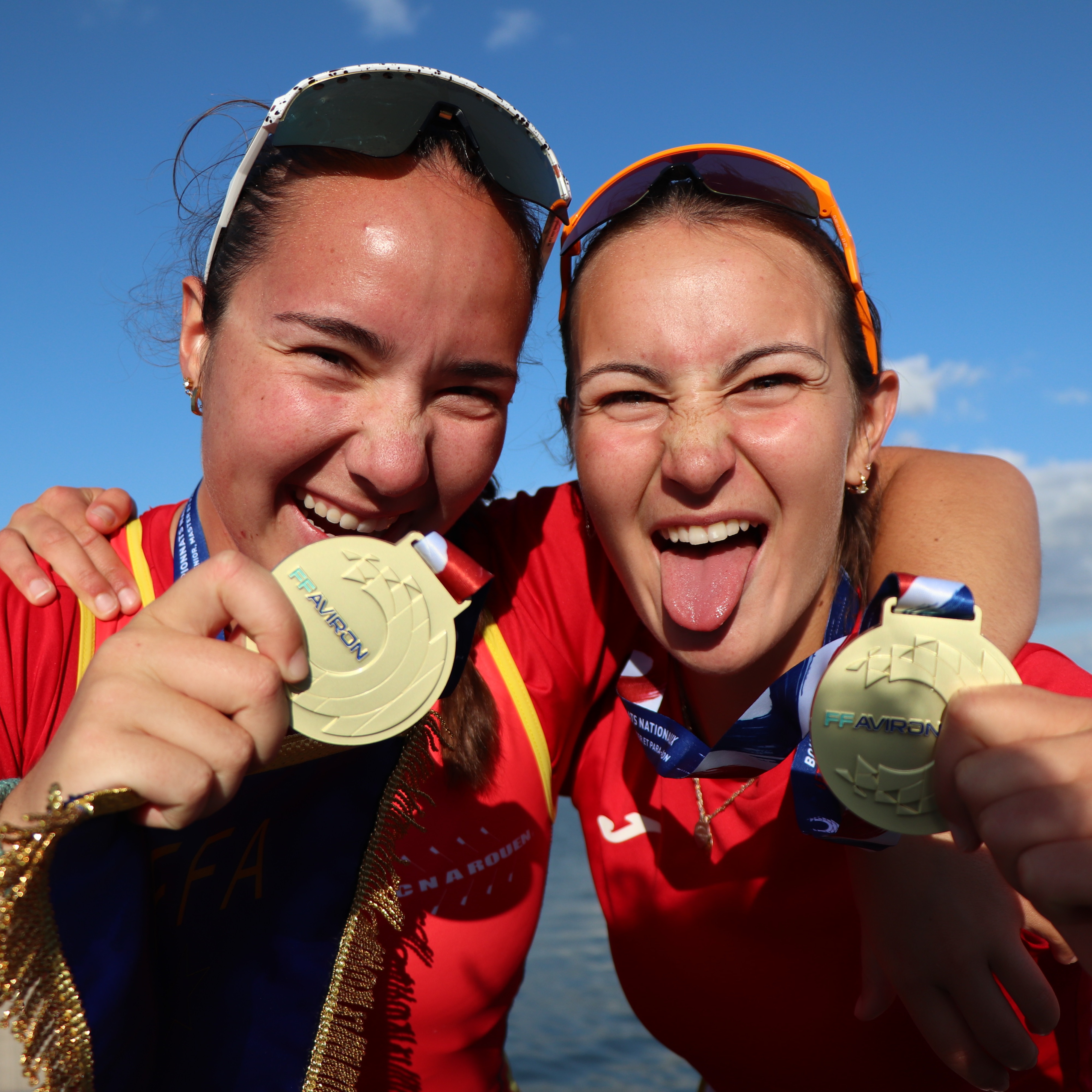 BACK TO BACK 🥇🥇
Romane et Manon ont remis ça ce week-end en remportant la finale du deux de couple juniors au Championnat de France Sprint.
Déjà médaillées à Macon lors des J18, les deux rouennaises viennent confirmer leur domination sur la catégorie !
Titrées ensuite en quatre de couple et médaillées en huit mixte, elles sont toutes deux reparties avec trois médailles, chapeau bas ! 🥇🥇🥉
@villederouen @metropole_rouen_normandie @seinemaritime @metropole_rouen_normandie