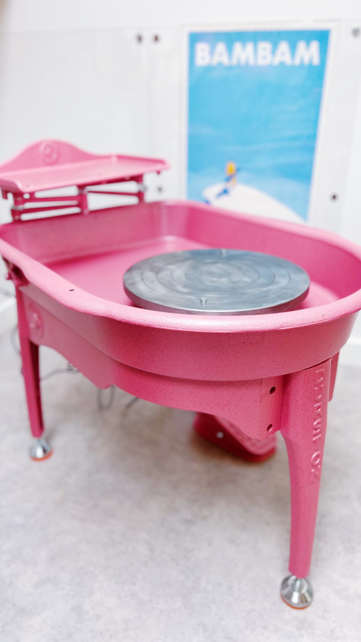 Pottery is 50% making and 50% cleaning up….but I’m dangerously close to admitting that cleaning this wheel is an actual pleasure🥳
I paid for my baby myself (😍 and yes, she’s the first custom-coloured Durston wheel of her kind, thank you very much) but to share the love @durstonpotterytools  have given me a discount code for you all👇
BAMBAM75 saves 7.5% off your order😎
If you’re currently wrestling with a wheel that’s noisy, wobbly, or impossible to clean, this is your sign. I’ve never loved a piece of studio equipment more🩷
#pottery #ceramics #ceramicartist #potterylife #potterywheel