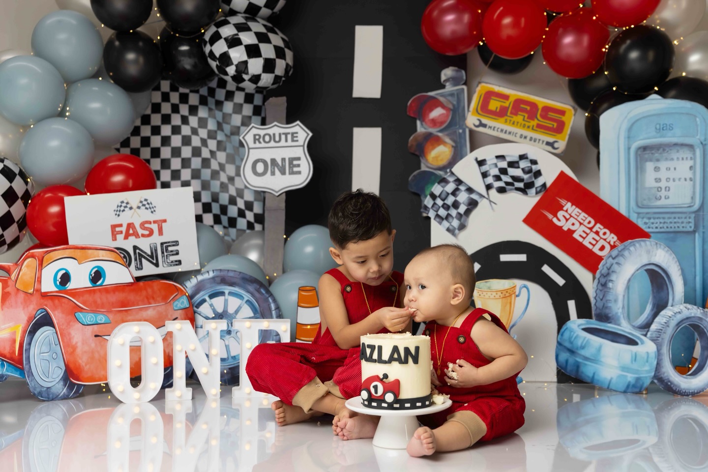 The first year flies by at full speed. 🏎️💨
Cake Smash Photography Calgary AB
#picstoriaphotography #calgarycakesmashphotographer #calgarycakesmashphotographer #cakesmashphotography
#yycphotographer