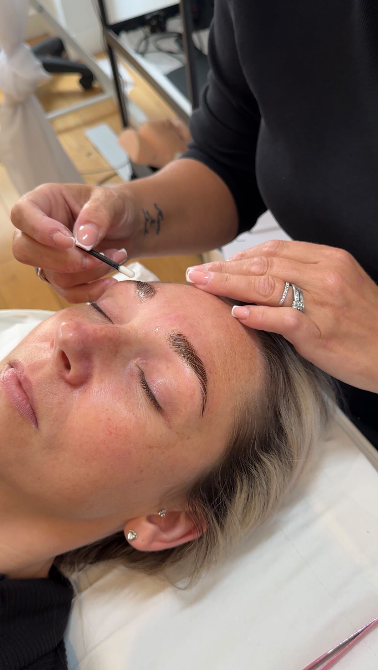 Brow lamination. 3 clients in a day. That’s it 🤏🏼
For most beauty professionals, that can be more than what a 9–5 job pays in an entire day.
Brow lamination is one of those treatments where time vs income makes a real difference. You’re not trading hours for hours, you’re trading skill for value.
While most people are working 8+ hours for a set daily wage, you could be fully booked with just a few clients and already ahead for the day.
It’s not about working harder. It’s about working smarter with the right treatments, pricing, and positioning.
Start your journey today | visit the link in our bio to book.
Beginner friendly | ABT Accredited | Finance Available