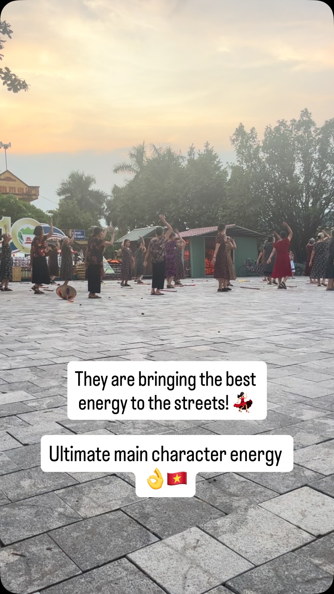 Living their best lives and bringing the best energy to the streets! There’s nothing better than seeing these Vietnamese women turn public spaces into their own dance floors. Love to see it! 💃🇻🇳 What active queens! 🙌 #ninhbinh#vietnamtravel#turastales#grouptravel