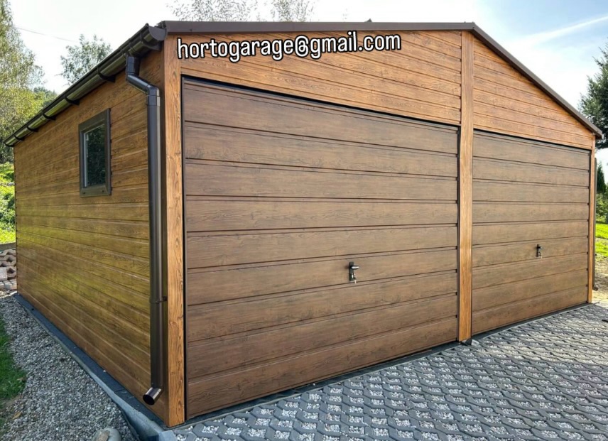 Wir präsentieren Ihnen unsere Doppelgarage.
📏Abmessungen:
* 6 m Breite
* 6 m Länge
* 3 m Höhe am First
Farbe:
* Gold-Eiche
🚪🔩Konstruktion:
* Solide Stahlkonstruktion aus geschlossenen Profilen
* Satteldach für einen effektiven Abfluss von Wasser und Schnee
* Wände aus holzfarbenem Blech
* Zwei breite Garagentore für eine bequeme Einfahrt
* Regenrinnensystem
* Seitenfenster für natürliche Belichtung des Innenraums
✅Vorteile:
✔ Modernes Design
✔ Platz für zwei Autos
✔ Langlebigkeit und Witterungsbeständigkeit
✔ Als Garage, Werkstatt oder Abstellraum nutzbar
💻📲👨💻 eine ähnliche Garage oder andere Details wünschen, mailen Sie hortogarage@gmail.com, gehen Sie auf den Link in der Bio oder rufen Sie an
📞 +49 177 4242452
📞 +49 152 246 74 361