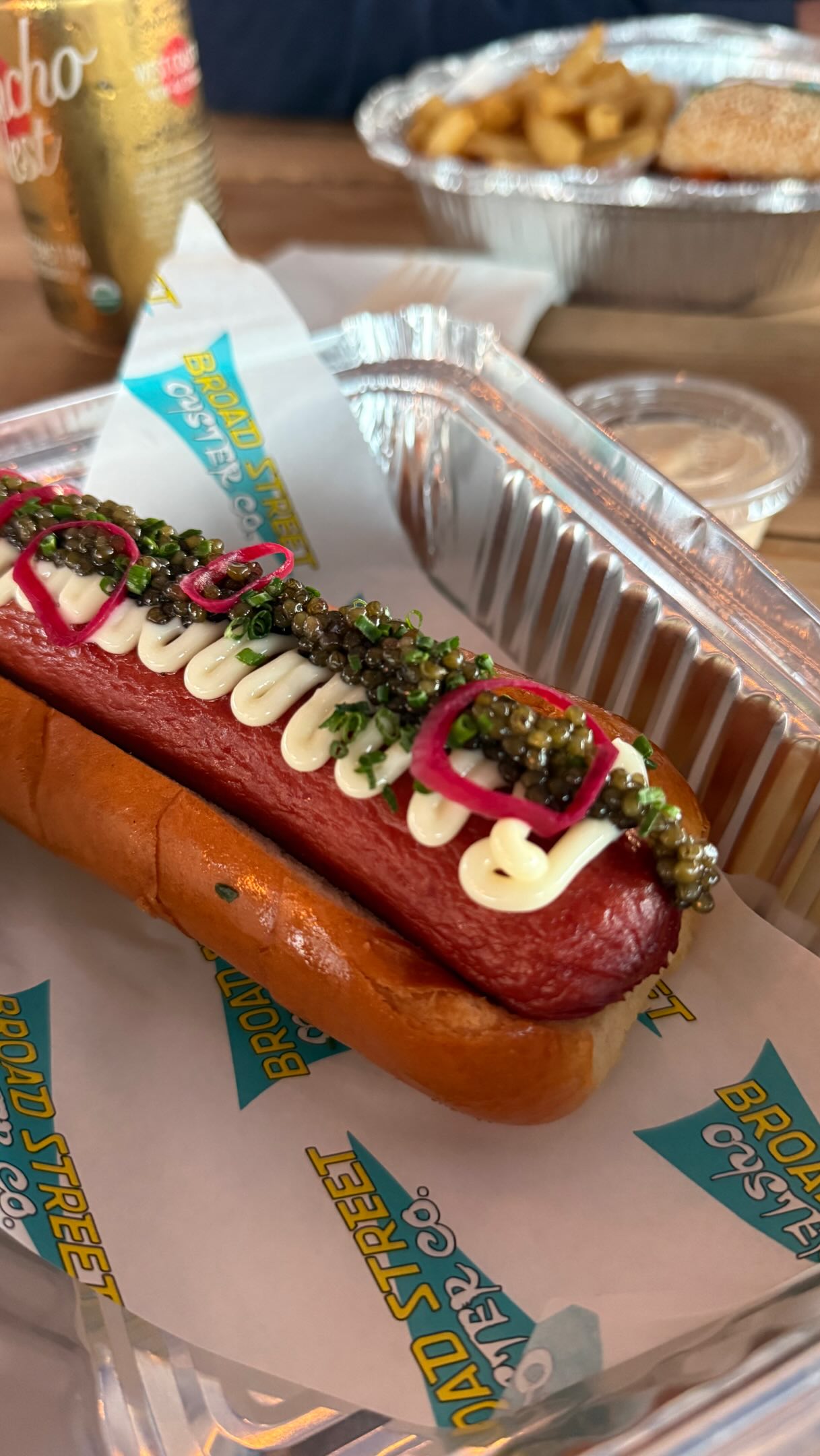 Loved Broad Street Oyster Co in Malibu ☀️ #malibu #caviar #broadstreetoysterco #foodblogeats #hotdog