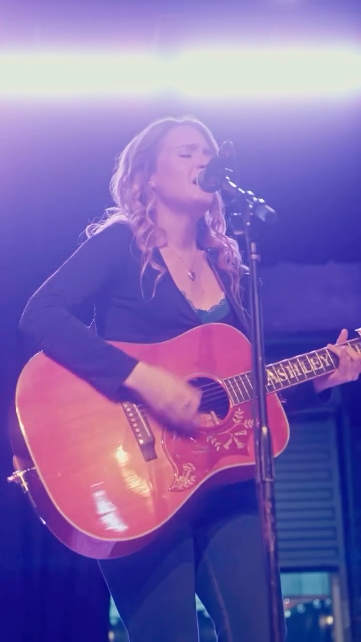 CMA week💥Countless memories. A few moments I’ll never forget!🤍
#nashville #cmafestweek