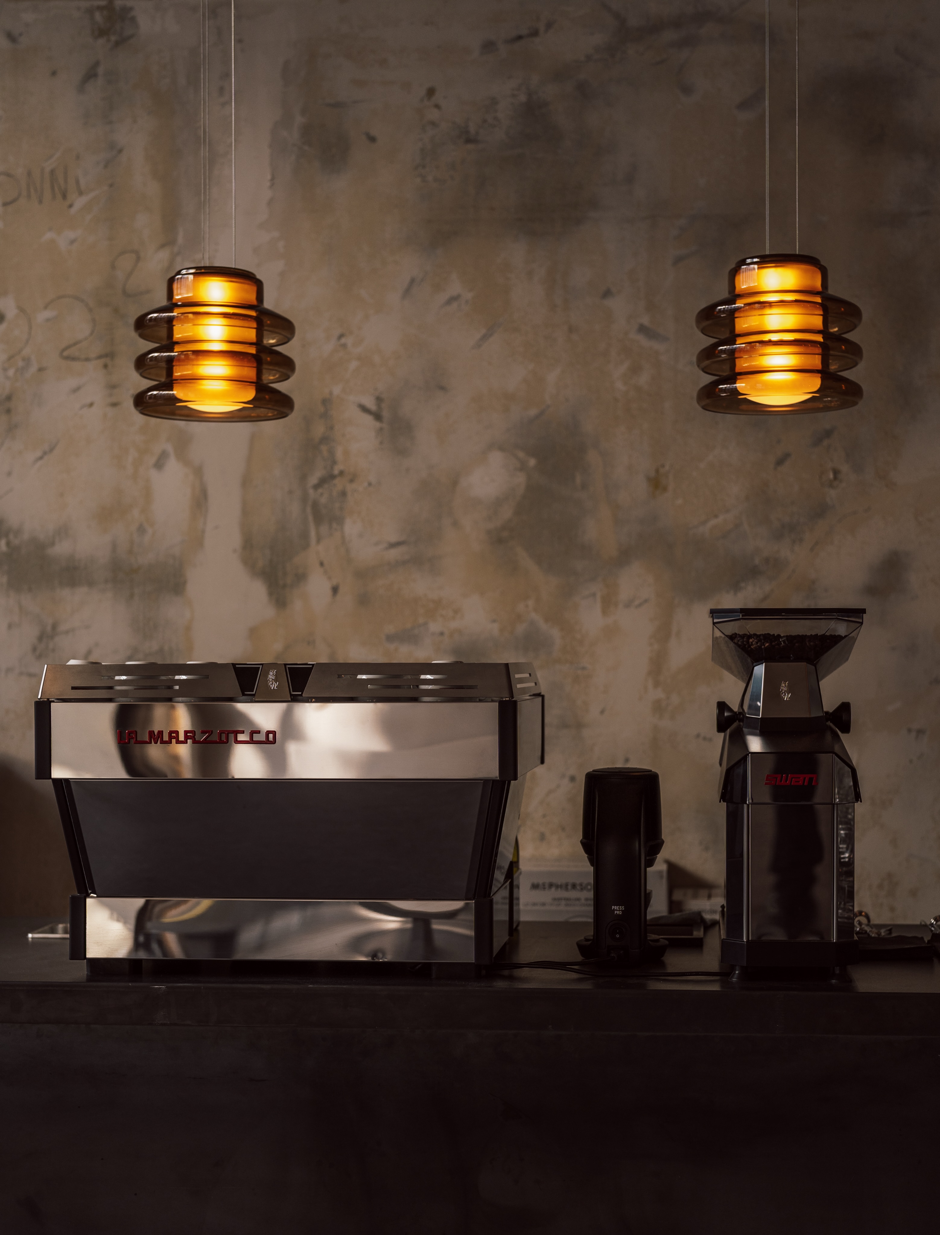 @3daysofdesign is almost here! Take a look at how beautiful it was with @and_light last year 🪩
Join @and_light tonight (RSVP required — details can be found on AND Light’s Instagram) for the opening of their beautiful showroom, or drop by for coffee served by @pontes_coffee every day throughout 3 Days of Design, from 10:00 AM.
Sankt Peders Stræde 45B, 1453 Copenhagen
.
.
.
.
.
#rrebel #andlightdk #lamarzocco #3daysofdesign