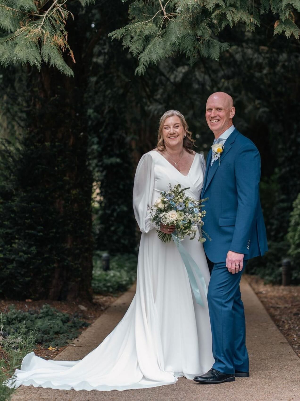 ✨REAL BRIDE✨
Congratulations to Nicky & Sean on saying I do!
Nicky looked absolutely stunning, she is wearing @sinceritybridal a pleated v-neck chiffon A-line bridal gown with gorgeous bishop sleeves.
Thank you Nicky for sharing this gorgeous photo with us. Wishing you both a lifetime filled with love, laughter, and happiness together.
@sinceritybridal - Style 44264
#bishopsleeves #aline #bridal #yateley #hampshirebride