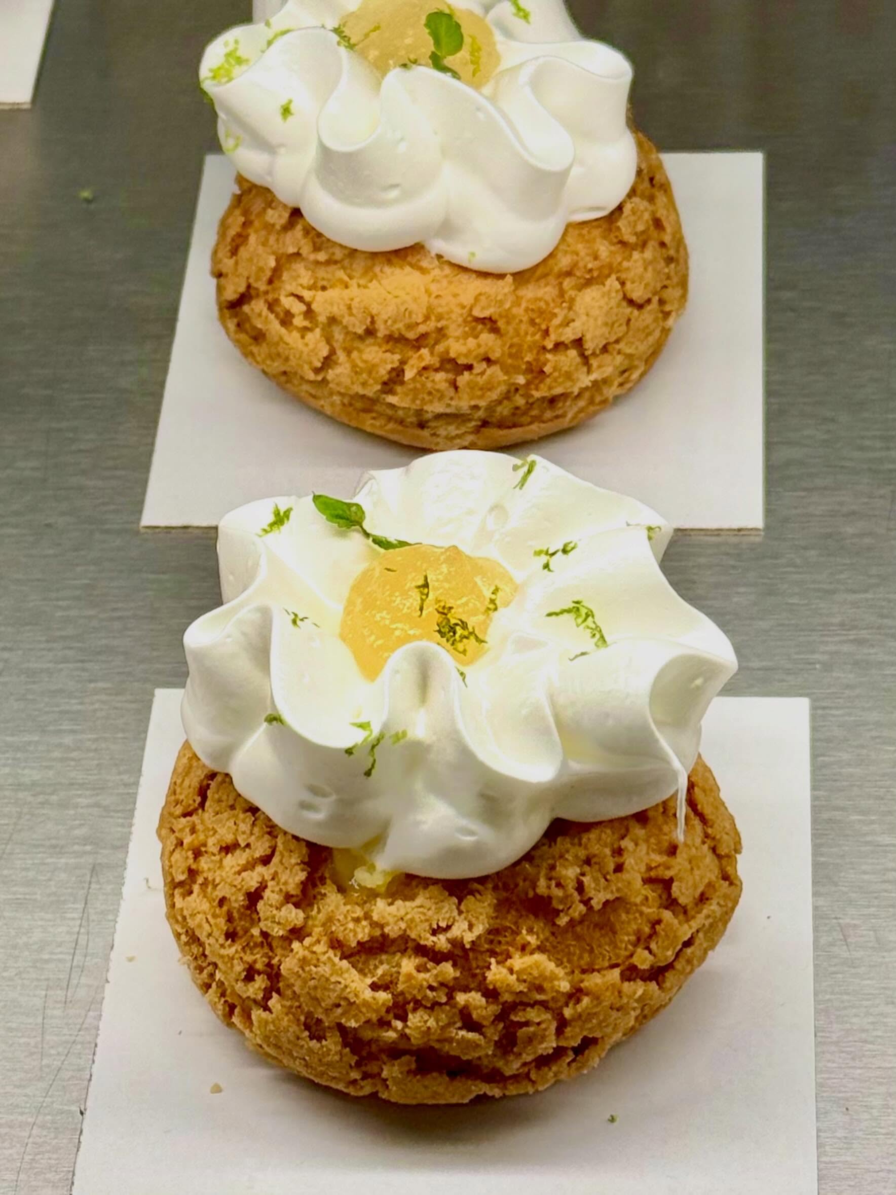 Patisserie crawl # 3…Chou citron meringue (Chou pastry, lemon curd, piped meringue) #frenchpastry #nicefrance #frenchriviera🇫🇷🌴☀️#travelbloggers @pistache_nice