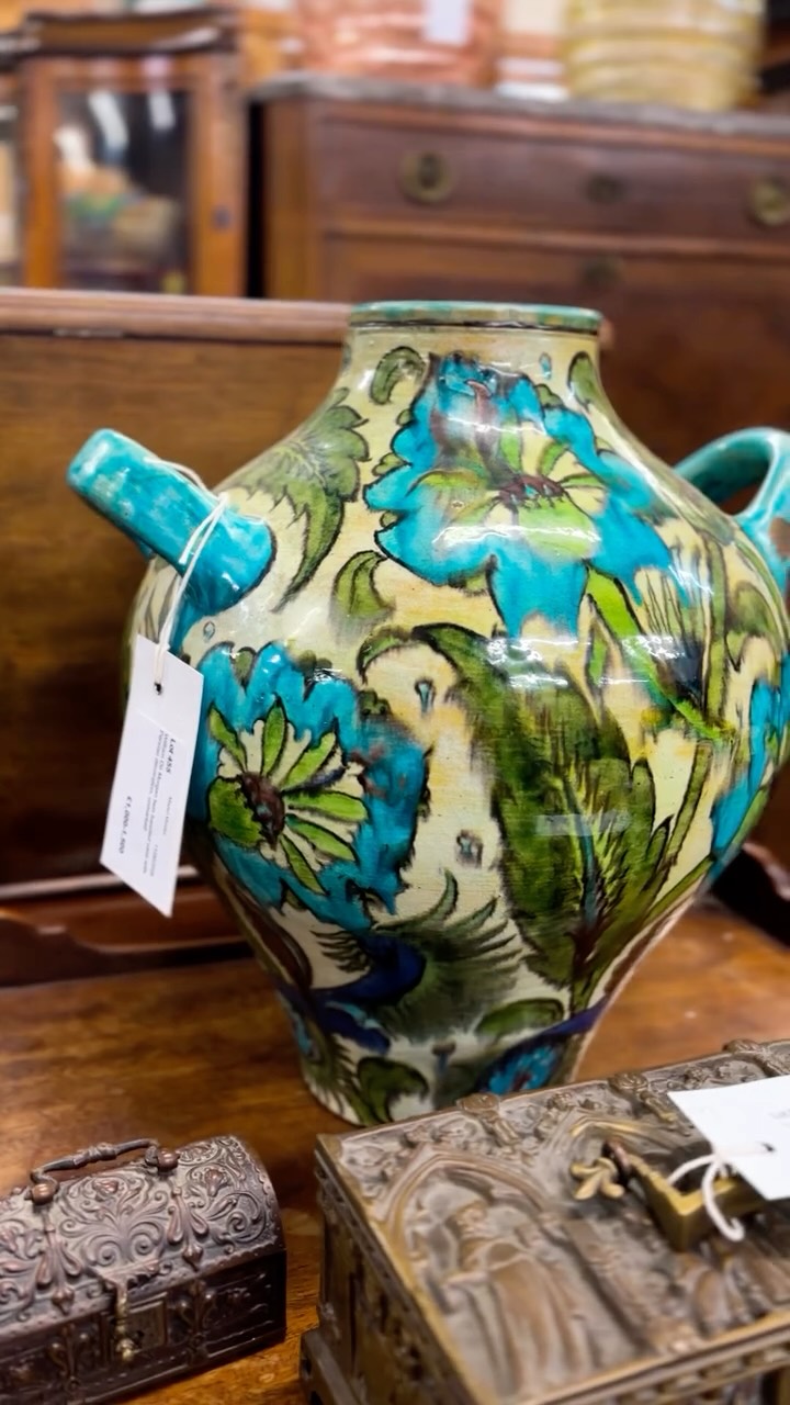 There is a particular magic to auction viewings.
For a few brief days, remarkable things from very different lives find themselves side by side. A Victorian jewel rests beside an eighteenth-century porcelain cup. A painter’s work hangs near a granite trough shaped by years of practical use.
These were a few of the pieces that made us linger a little longer during a rainy morning at the @mm_auctions viewing.
We’d love to know which lots you’d bring home.
📍 Martel Maides Summer Fine Art, Antiques & Jewellery Sale
11-12 June, 10AM
.
.
#auctionfinds #antiquelovers #heritageinteriors #decorativearts #countryhousestyle