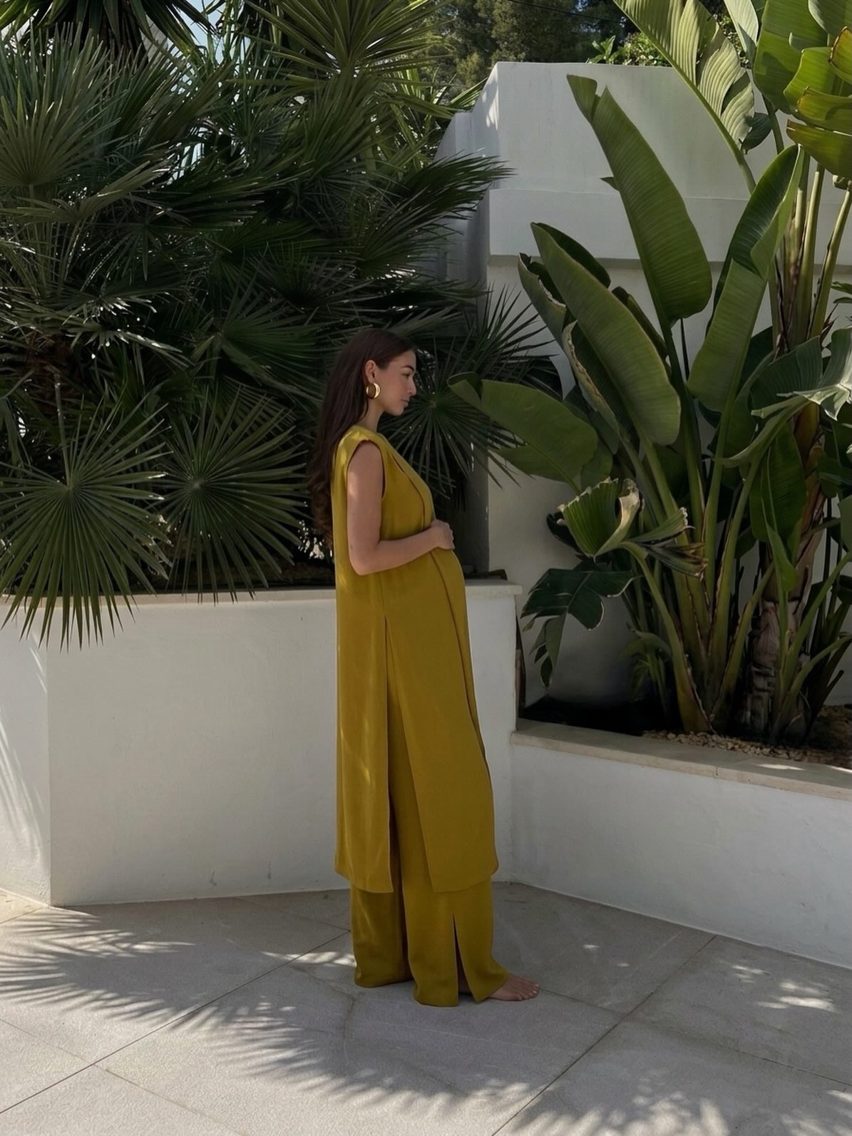 Because ânothing to wearâ shouldnât be part of pregnancy. This is Nine the Label â luxury maternity that doesnât look like maternity. Shop the Nadina set via the link in bio. âš