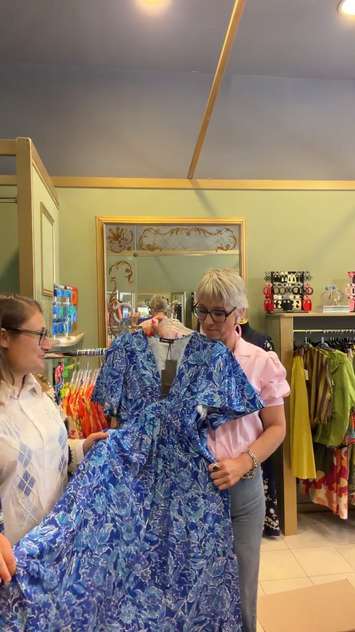 Live unboxing ✨ @ruedesabbessesparis ✨
Découvre les nouveaux imprimés de l’amour, les nouveaux tops et tout ca dans l’ambiance avec ma @mathildelhomme31 💙
Plus d’infos en DM 💌
#comtessedeblois
#liveunboxing
#fabricationfrançaise🇫🇷
#imprimedelamour
#colorimetrie🌈