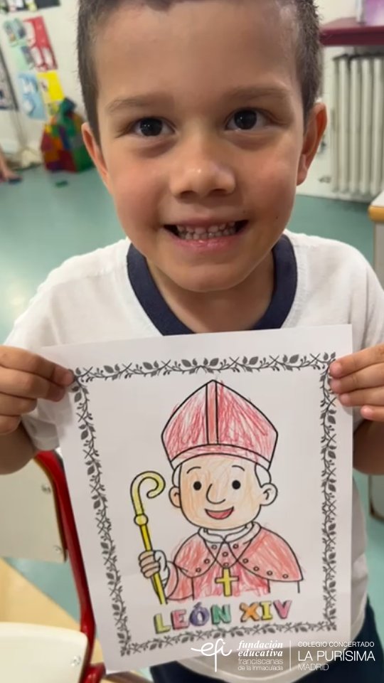 👋🏻✨ La semana pasada, los peques de Infantil se sumaron con mucha ilusión a la bienvenida al Papa en Madrid. A través de una actividad artística, pintaron una imagen de Su Santidad, trabajando la creatividad y acercándose a este acontecimiento tan especial. 🎨❤️
#micolelapurisimamadrid #colegiolapurisimamadrid #fundacionefi