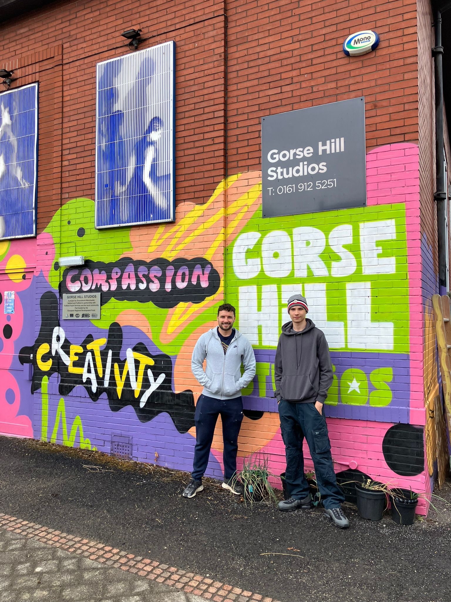 What a Monday at Gorse Hill Studios 👏🏽
Huge thank you to the brilliant volunteers from FEC Northern Gateway Development and our regular green‑fingered legends from @goodgymmanchester 🫡
Together they cleared out our art room, cleaned and sorted paint brushes, weeded the allotment @greenroomsghs and planted new seeds for the season ahead. Community power in action — and we’re so grateful.
If you’d like to volunteer with us, get in touch: george@gorsehillstudios.co.uk
#community #volunteering #trafford #goodgym #northerngateway
