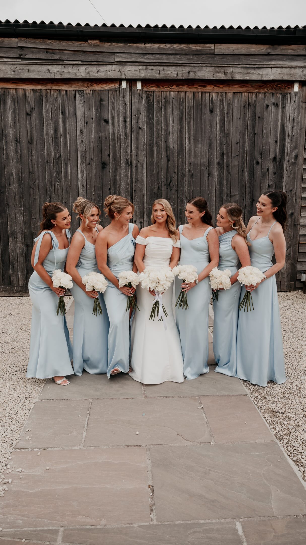Something blue, but make it your girls.
The prettiest shade of blue, your favourite people around you, and one very gorgeousss bridal party ๐ฉต๐ซ
Content & reels: @the.socialguest
Venue: @stockfarmbarn
Photographers: @vanessa_bryson_photography @weddings.bypaige
Bouquets: @foxandbloom_florist
Makeup: @gracesloanmua @chloejessicamua
Hair: @zoehughes_mua @bridalbymaddison
๐ธ @vanessa_bryson_photography