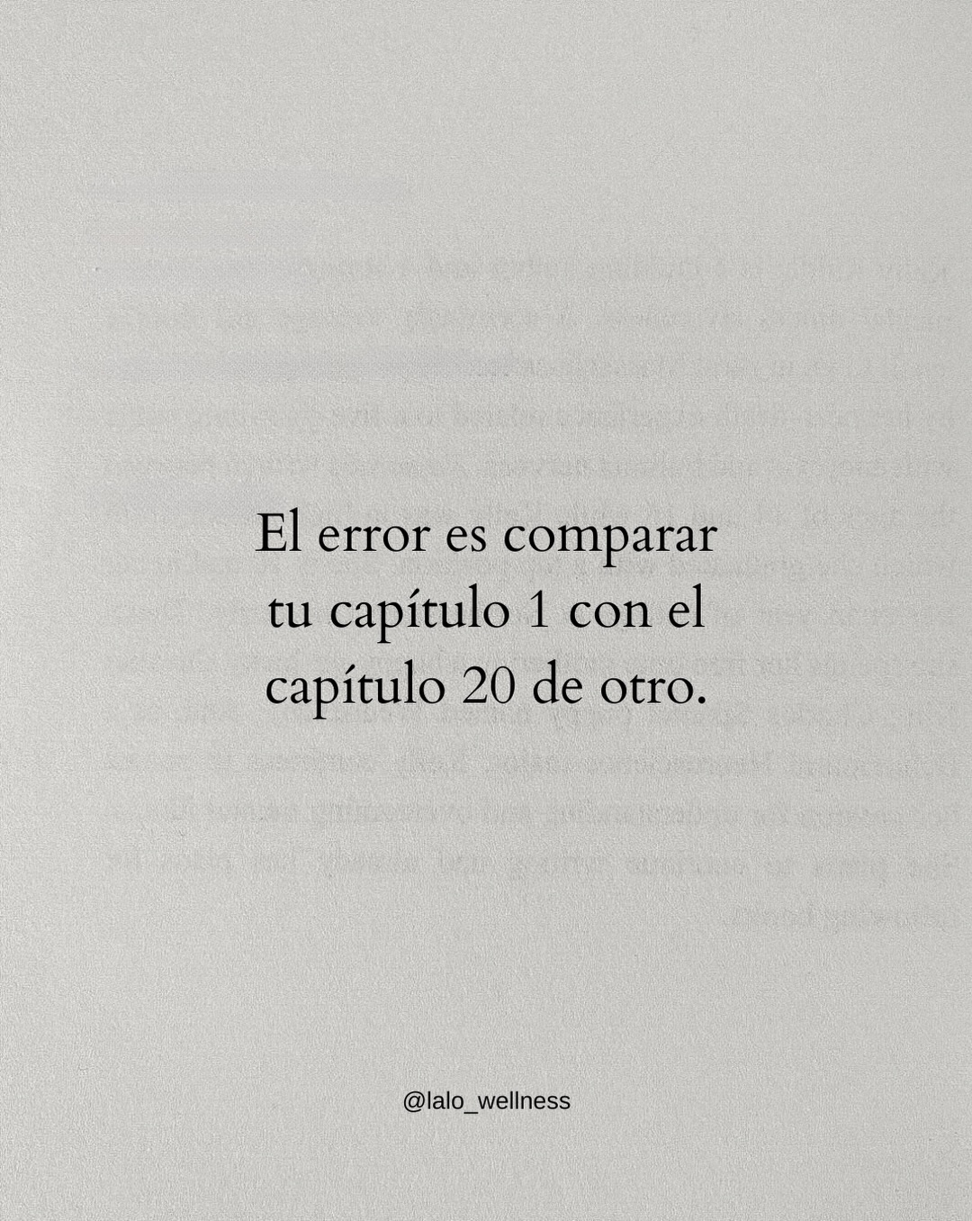A veces sentimos que vamos tarde porque miramos demasiado el camino de los demás.
Vemos sus logros, sus relaciones, sus éxitos y pensamos que deberíamos estar ahí también. Pero olvidamos algo importante: estamos comparando una parte de nuestra historia con un capítulo completamente distinto de la de alguien más.
No todos tenemos los mismos tiempos.
No todos tenemos las mismas batallas.
No todos tenemos las mismas lecciones que aprender.
Tu proceso no está retrasado.
Tu proceso está ocurriendo exactamente como necesita ocurrir.
Confía en lo que hoy parece lento.
Confía en los días donde no ves resultados.
Confía en que cada paso, incluso los que duelen, también te están llevando a donde necesitas estar.
No estás tarde.
No estás perdiendo.
No te estás quedando atrás.
Estás construyendo algo que será tuyo.
🤍 Recuerda: el error es comparar tu capítulo 1 con el capítulo 20 de alguien más.
Guárdalo para los días en los que sientas que no avanzas.
#LaloWellness #DesarrolloPersonal #amorpropio #crecimientopersonal