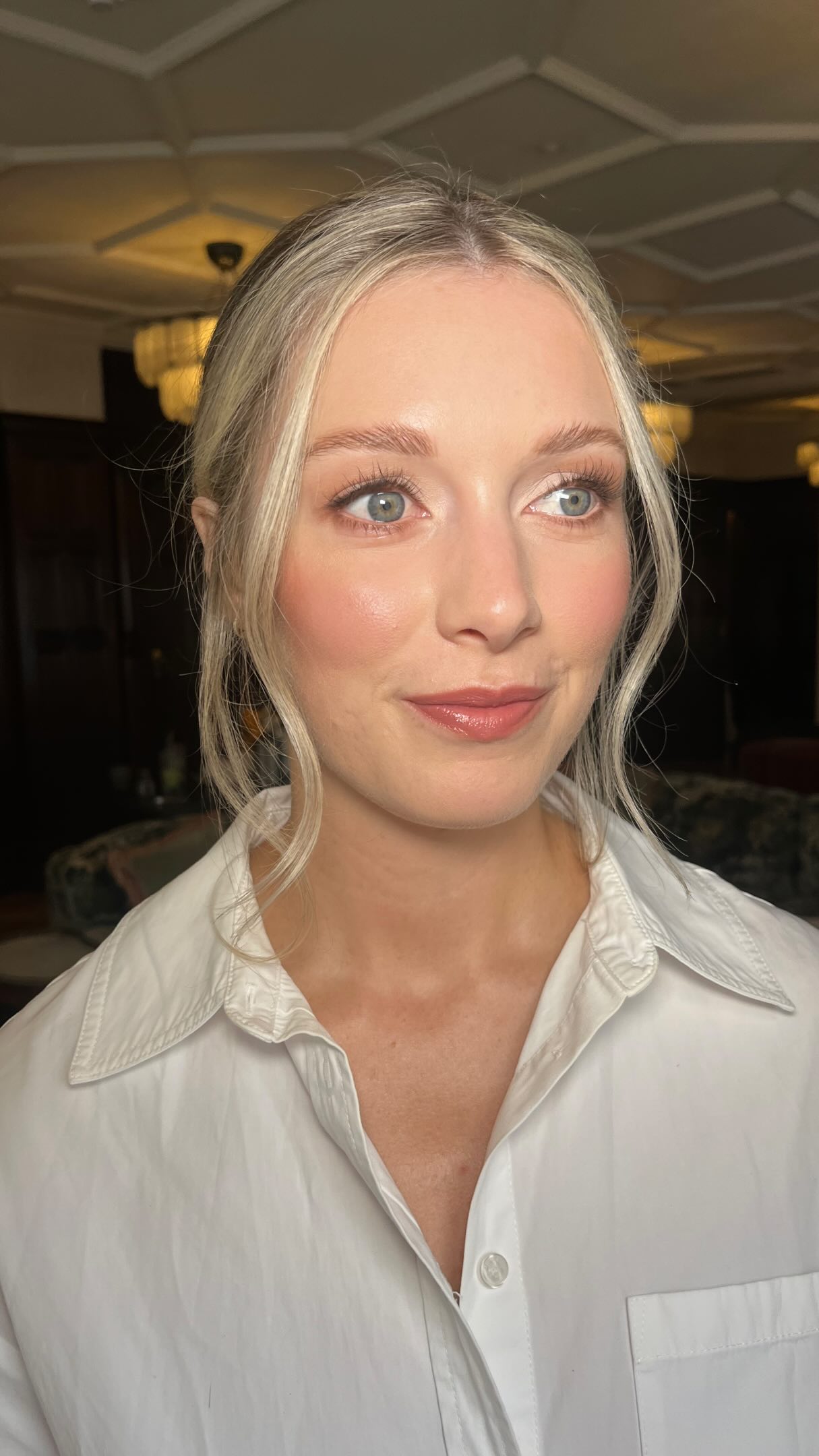 My stunning Gywneth ✨
All glammed for her rehearsal dinner at @cadoganarmspublichouse
Skin was kept super creamy with a focus on blush (obv) and my new obsession, lots of brown mascara!!!
We kept the hair soft, with a gentle low bun, and wispy face framing 🫶