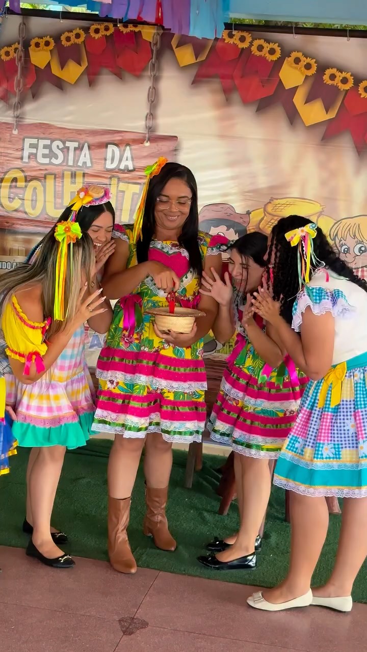 A contagem regressiva já começou! 🌽🤠✨
Nossas professoras já estão no clima e a animação está a mil por aqui! Faltam apenas 3 dias para a nossa tão esperada Festa da Colheita! 💛
Quem aí também está ansioso? 🎶🌾