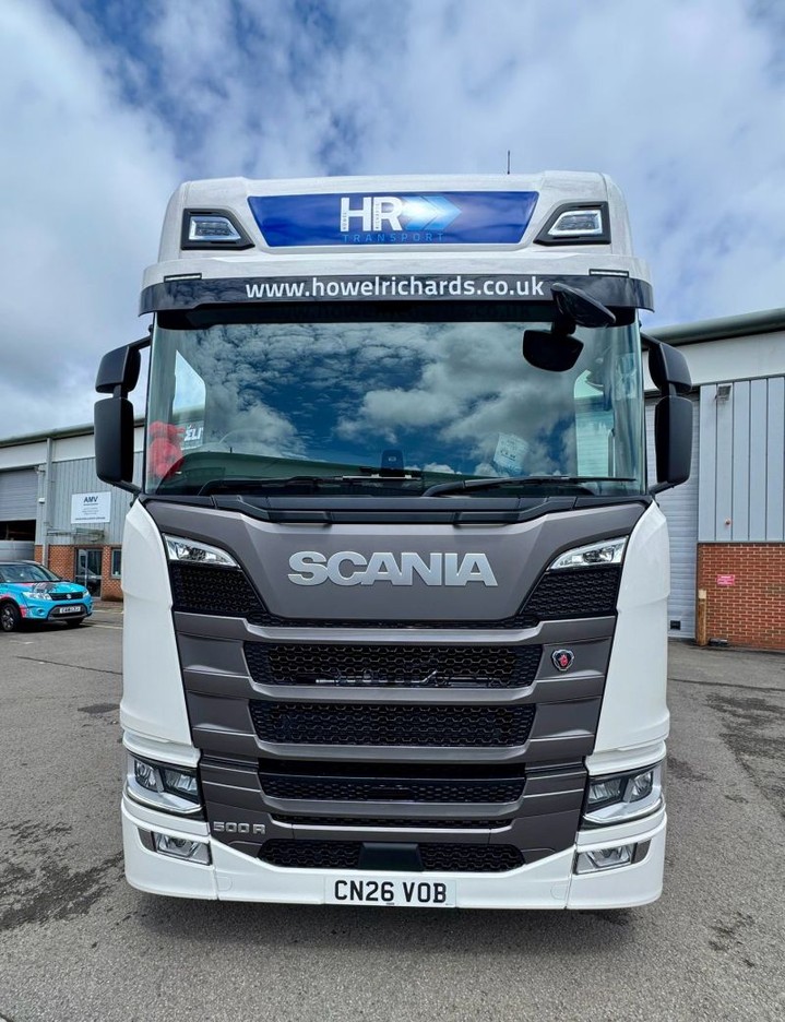 1/8 completed for Howel Richards Transport🤩
Take a look at this magnificent Scania R500, built with driver comfort in mind, the leather, fridge and microwave all make for a unit centred around super performance and peak comfort.
A big thank you to all the team at Howel Richards Transport for the continued business and support!
#SuppliedByKeltruck