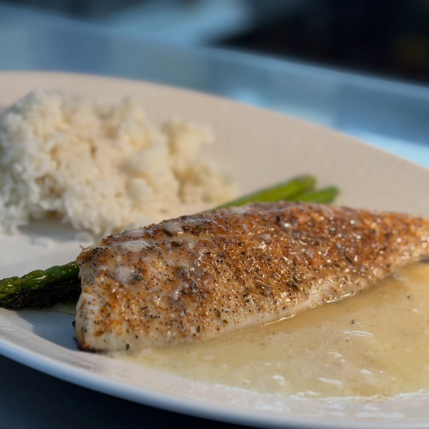 FRESH BLACKENED RED SNAPPER
#tsukijiohta #unclesfmbarandgrill #freshfishdaily #feedyourselfright #qualityfoodmakespeoplehappy