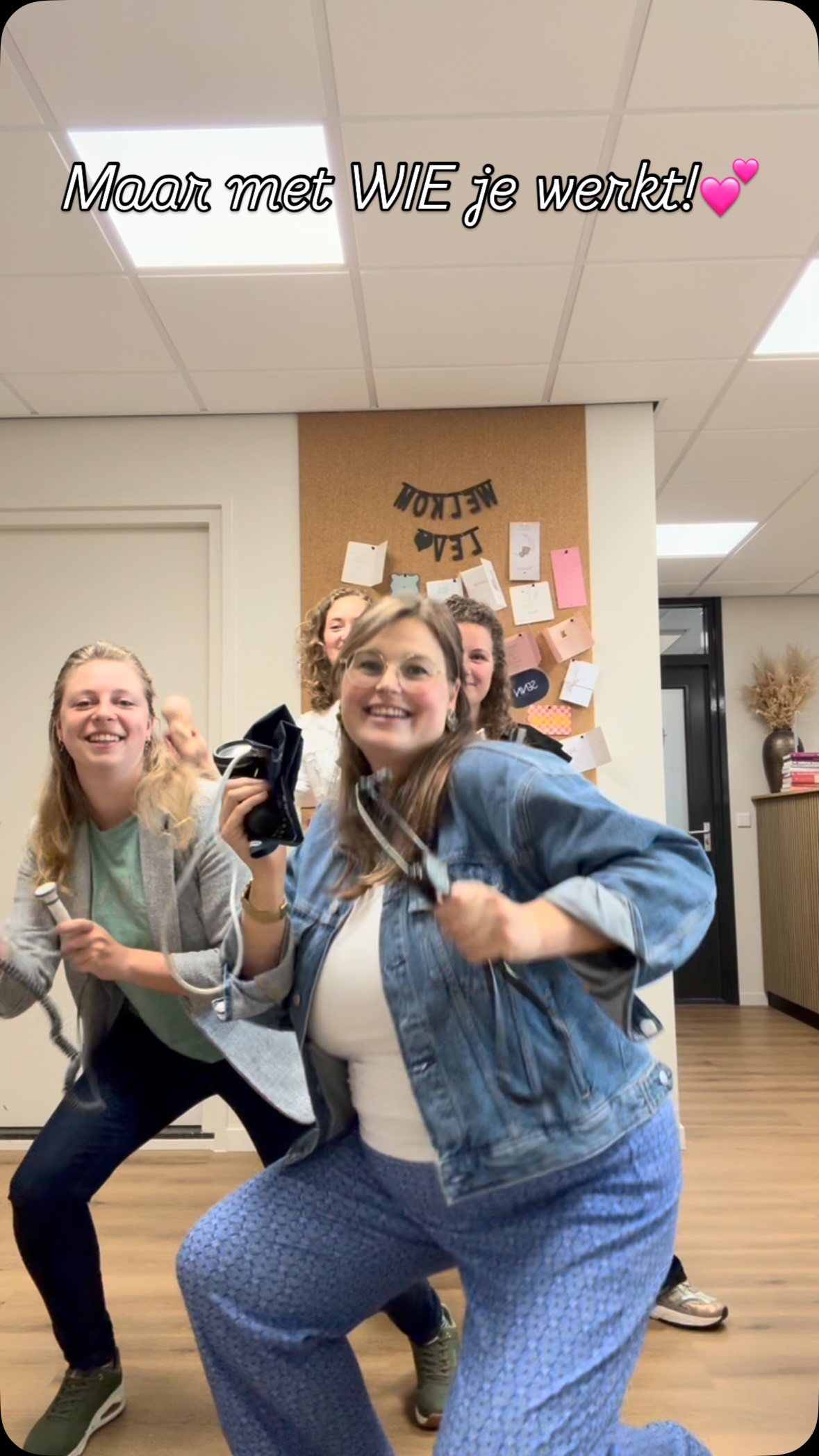 Wij hebben de ALLERLEUKSTE collega’s!💕
#collegas #team #liefdevol #vertrouwd #verloskunde