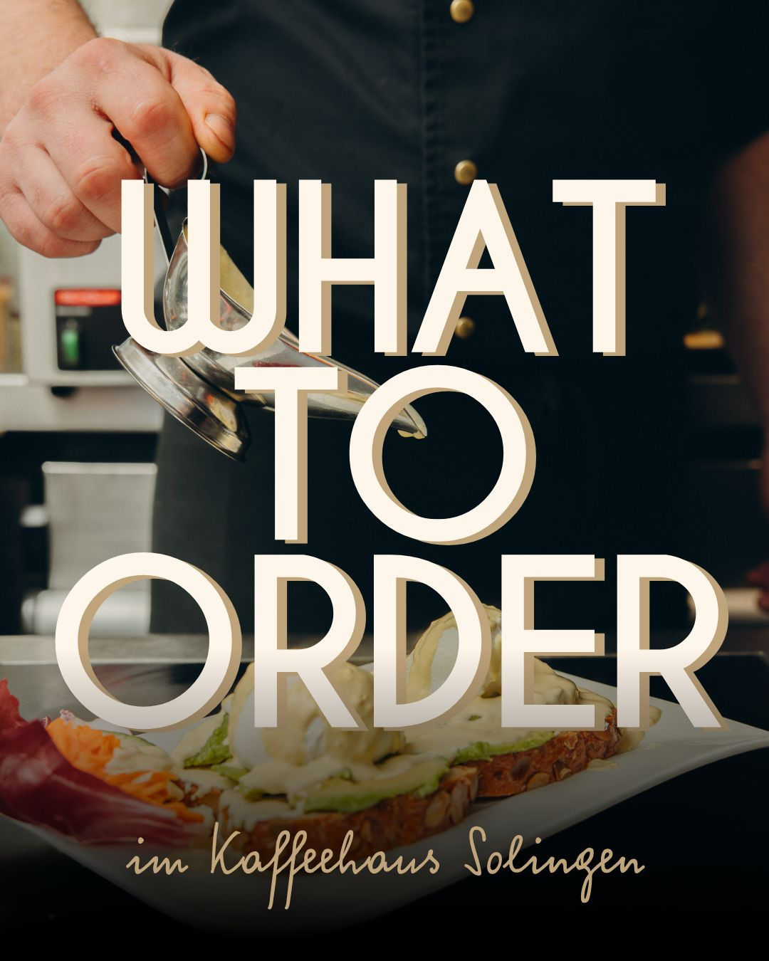 What to order im Kaffeehaus
Heute eher etwas Herzhaftes oder doch lieber etwas Frisches?
Gelbes Curry, Caesar Salad oder unser Salat California für die kleinen Gäste. Und wenn danach noch Platz ist, wartet eine Crème Brûlée auf euch.
Die schwierigste Entscheidung beginnt manchmal schon vor der Bestellung. 🍽️