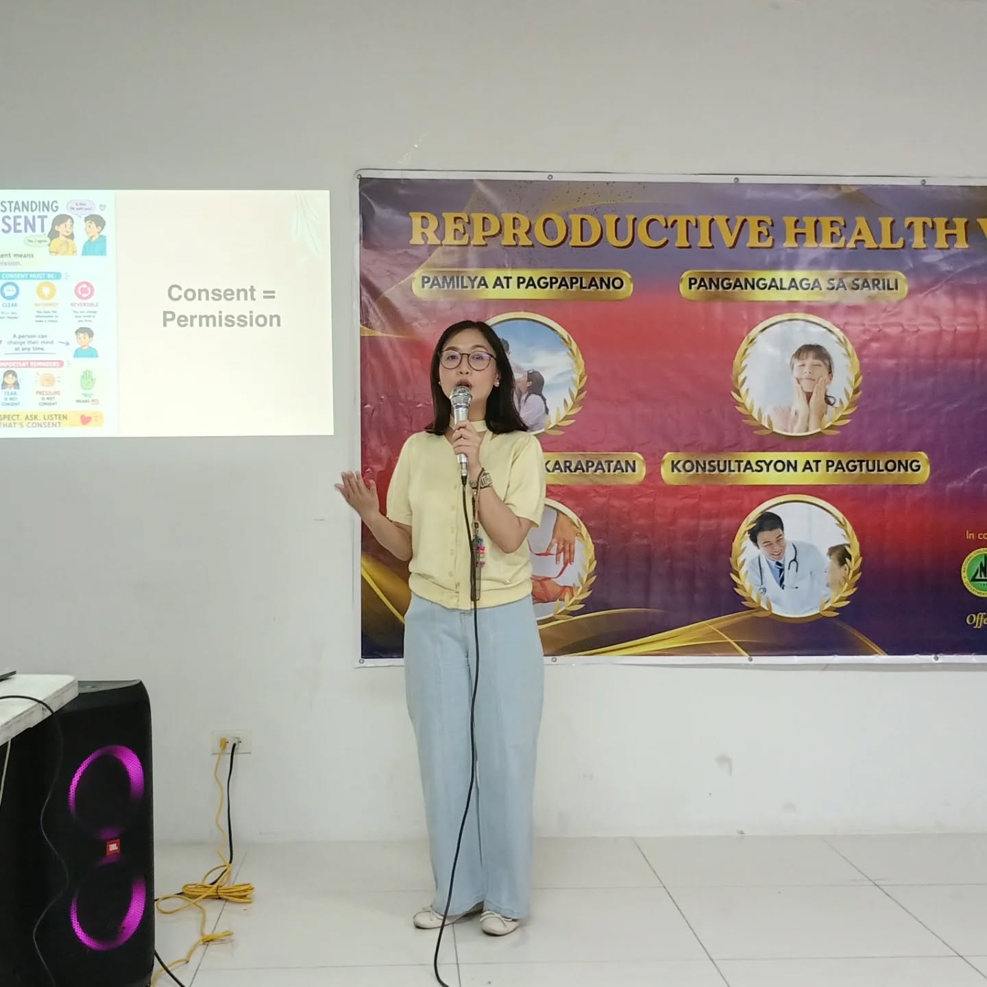 Prävention beginnt mit Wissen!
Vor ein paar Tagen fand unser Gesundheits- und Aufklärungsworkshop in den Armutsvierteln von Tatalon, Quezon City (Manila) statt.
Prävention steht für uns dabei im Mittelpunkt. Durch gesundheitliche Aufklärung stärken wir die Selbstbestimmung über den eigenen Körper, vermitteln Wissen über Rechte und fördern Chancengleichheit für alle. Gerade in benachteiligten Gebieten ist der Zugang zu verlässlichen Informationen entscheidend, um Wissenslücken zu schließen und Menschen zu stärken. 🌱
Unser Einsatz folgt einer klaren Überzeugung: Kein Kind verdient Missbrauch, Gewalt oder Ausbeutung. Bildung und Aufklärung sind wichtige Schritte, um Kinder zu schützen und Perspektiven für eine sichere Zukunft zu schaffen. 🤝
Vielen Dank an alle, die diesen Workshop möglich gemacht haben. 💙
#Gesundheitsaufklärung #Prävention #Kinderrechte #Chancengleichheit #Manila
