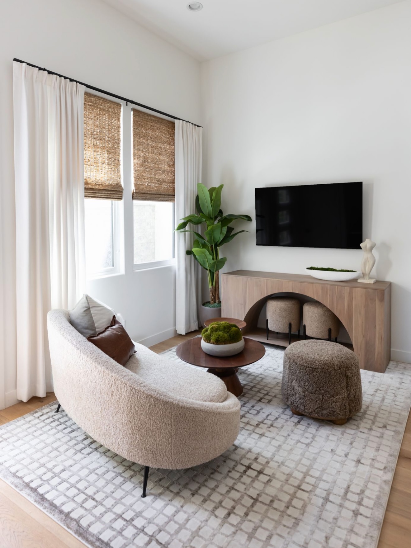 This casita living room may be compact, but every detail was designed to make it feel intentional, comfortable, and ready for anything!
Question: if this was your casita, who’s getting the first invite? Tag them!
-
#CasitaDesign #InteriorDesign #ArizonaHomes #LivingRoomInspo