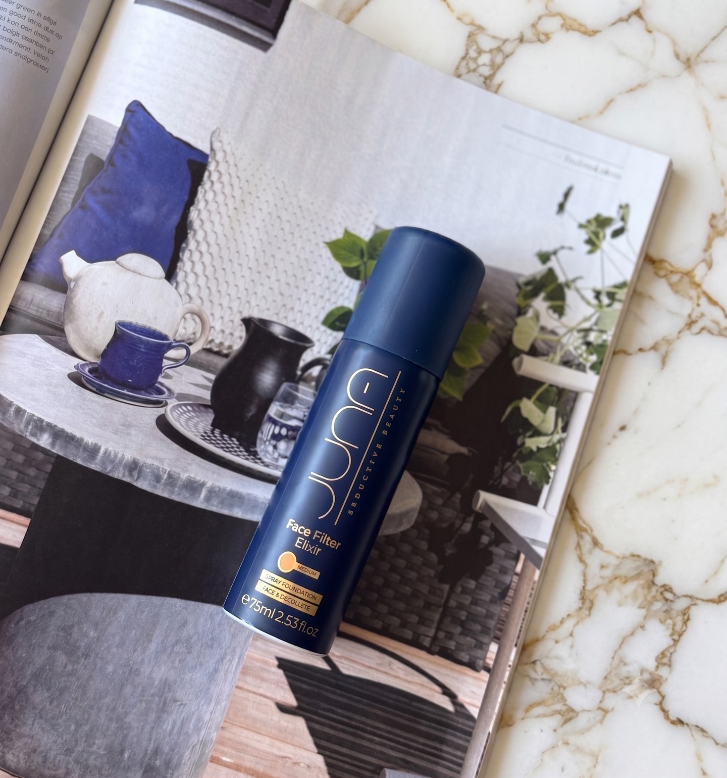 De Face Filter Elixir is gemaakt voor die dagen waarop je geen zin hebt in een lange routine: een lichte spray die zich makkelijk laat aanbrengen, je huid een egale, frisse uitstraling geeft en direct die natuurlijke glow creëert.
#JUNABeauty #SprayFoundation #GlowySkin #NaturalMakeup
#SunKissedSkin #HealthyGlow #RadiantSkin #GlowRoutine #BeautyRoutine #BeforeAfterGlow #TanTransformation #GlowWithJuna #FaceFilterElixir