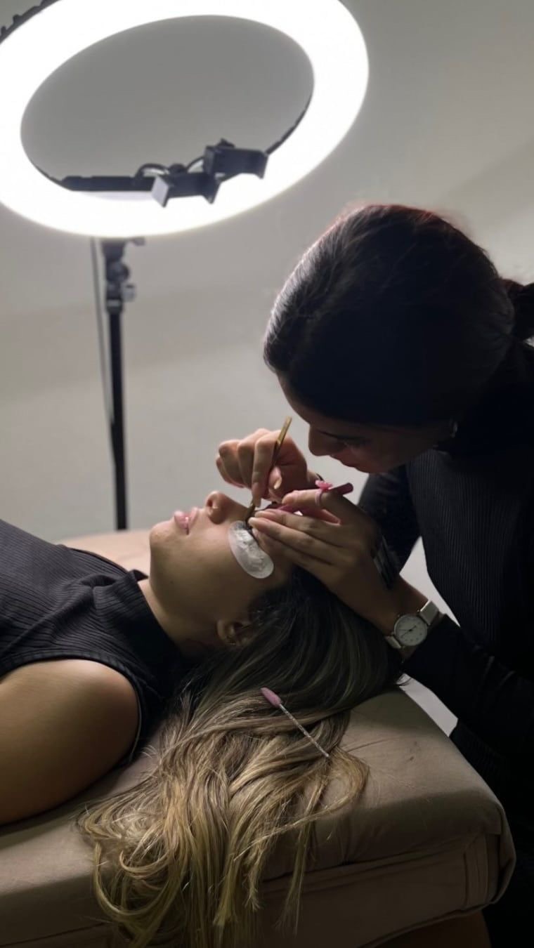 Perfect lashes, zero effort. Feel confident, elegant, and ready for every moment with @spalashes 💙✨
To make an appointment:
Direct, (818) 860 6788
•
•
•
#SpaLashesBurbank #BurbankNails #BurbankManicure #BurbankPedicure #BurbankLashes GlendaleBeauty PasadenaLashes NoHoBeauty LosAngelesNails CaliforniaLashStudio BurbankSalon NailArtBurbank GelNailsBurbank LashLiftBurbank ClassicLashesLA VolumeLashesLA BeautyStudioBurbank
