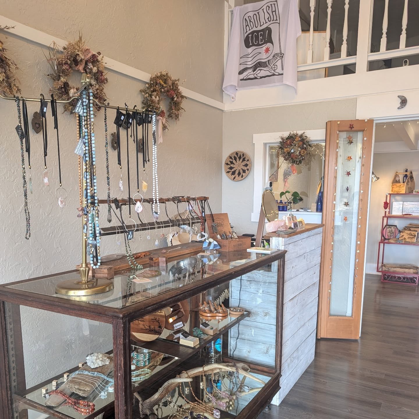 I will be at the LM Pop-Up shop this Saturday and next, 10am-6pm. Still plenty of good energy and joy here to witness and spread around. I am so grateful for this opportunity and look forward to what the future holds ✨ Saying yes to the things that both excite and scare me as the door opens, looking for the helpers, and continuing to follow my heart made this experience a success. Thank you for all your support and cheer ✨ @mountvernonwa