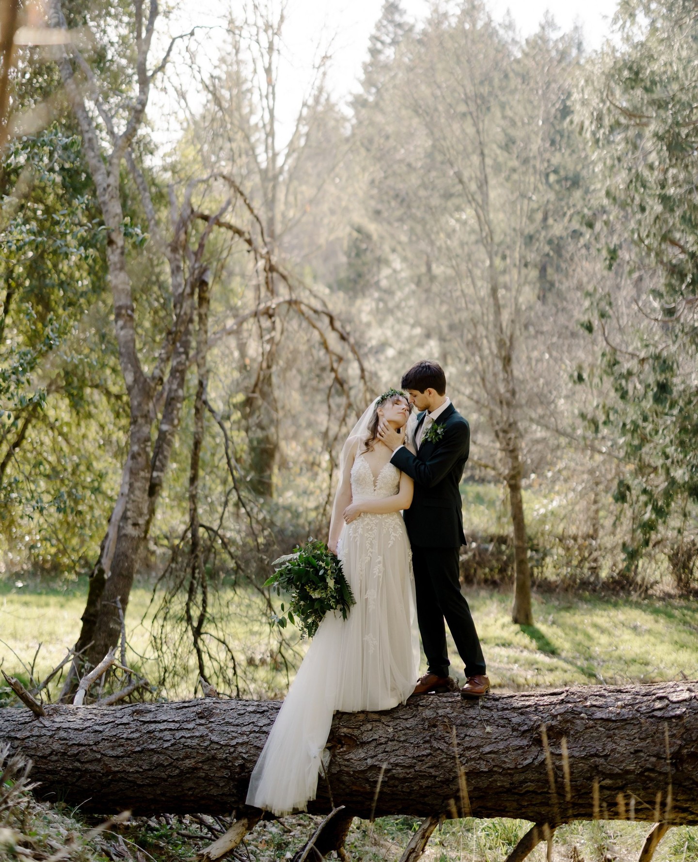 These two beautiful souls wed on their parents private property here in Southern Oregon and it was so intimate and sweet just as it should be! Fun fact her mom is a rescue for possums and I got to pet my first possum! I was beyond happy!!!! Possums fur is so soft and cuddle and I didnt expect that =)
#medfordweddings #oregonphotographer #weddingphotographer #southernoregon #oregonwedding #pnwwedding #southernoregon #oregoncoast #elopeinoregon #oregonweddingphotographer #oregonweddingideas #southernoregonphotography #roguevalleyphotographers #medfordoregonweddingphotography #grantspassweddings #ashlandweddings #ashlandweddingphotographer #portlandweddingphotographer #professionalphotographermedford #ashlandweddingplanner #ashlandweddingflorist #medfordweddingplanner #grantspassweddingplanner #medfordweddingflorist #medfordweddingvenues #ashlandweddingvenues #grantspassweddingvenues
