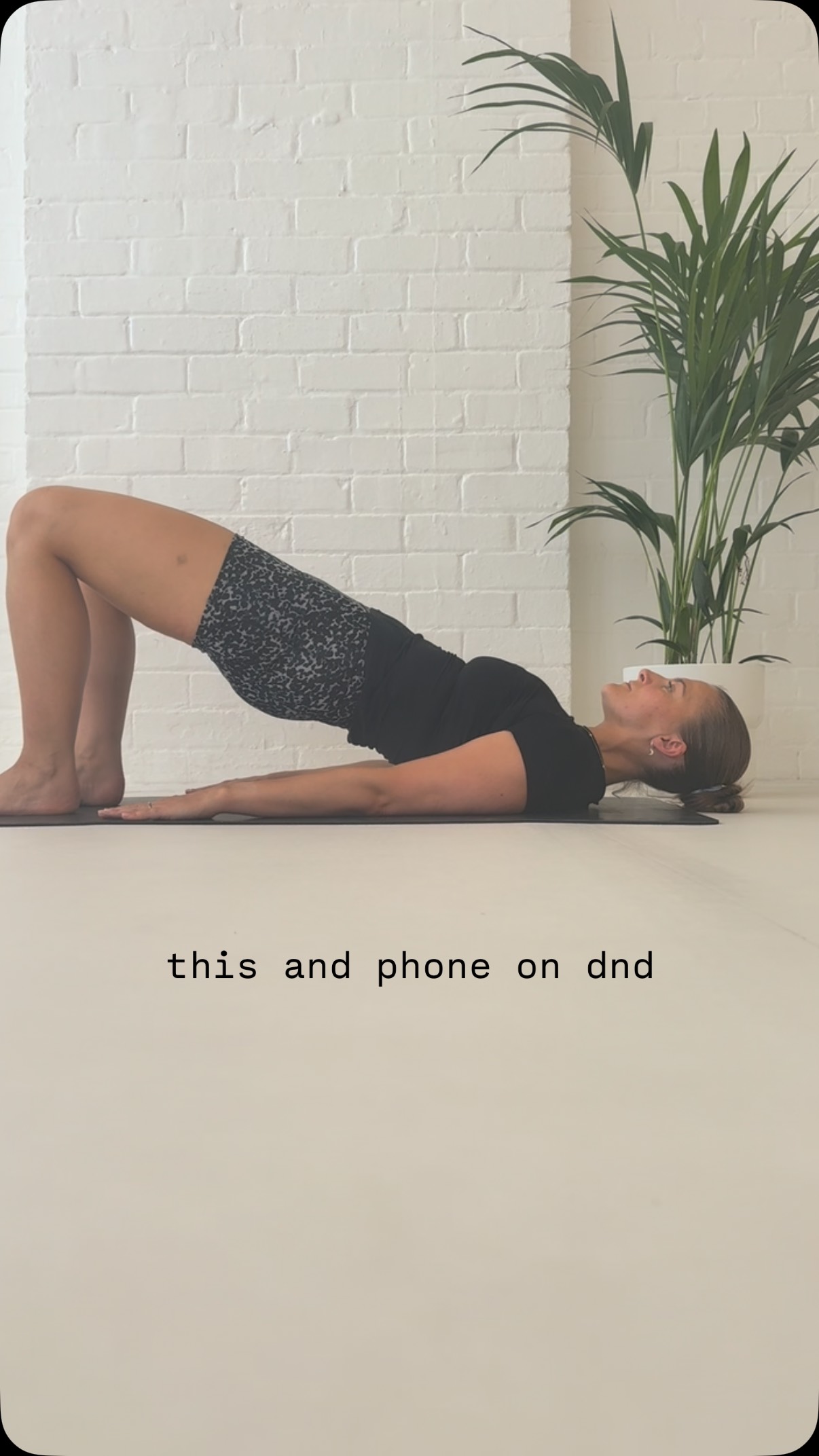 oh, the one exercise you can expect to find in 99% of my classes? it’s got to be a shoulder bridge variation 🙂↕️✨🤝
my clients know how much I love a shoulder bridge!!!
there are so many fun and creative ways to progress, adapt and flow through this movement that bring equal amounts of mobility and strength…
but there’s nothing quite like taking it back to basics and feeling that simple rippppppppple through the spine that makes alllllllll your worries meltttt awayyyy 🤤