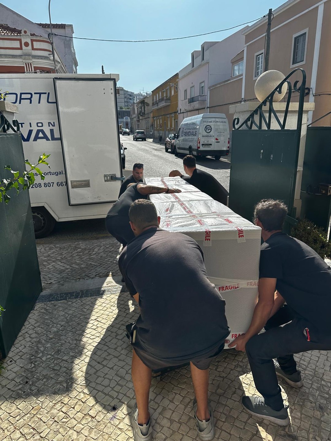 Another busy day for our Portugal team.
Working hard behind the scenes to keep everything moving safely and on schedule 📦
Reach out to our team via phone or email for a free quote ✅
LONDON OFFICE
22-24 Homecroft Rd, London, N22 5EL, United Kingdom
0208 807 6677
PORTUGAL OFFICE
Inter Luis
Estrada Nacional 10
Centro Empresario Sado Internacional
Armazem D21, 2910-835 Setúbal
00 351 265 708 240
info@tp-internationalremovals.co.uk
#homeremovals #movingcompany #relocationexperts #movingtotheuk #vehicleshipping