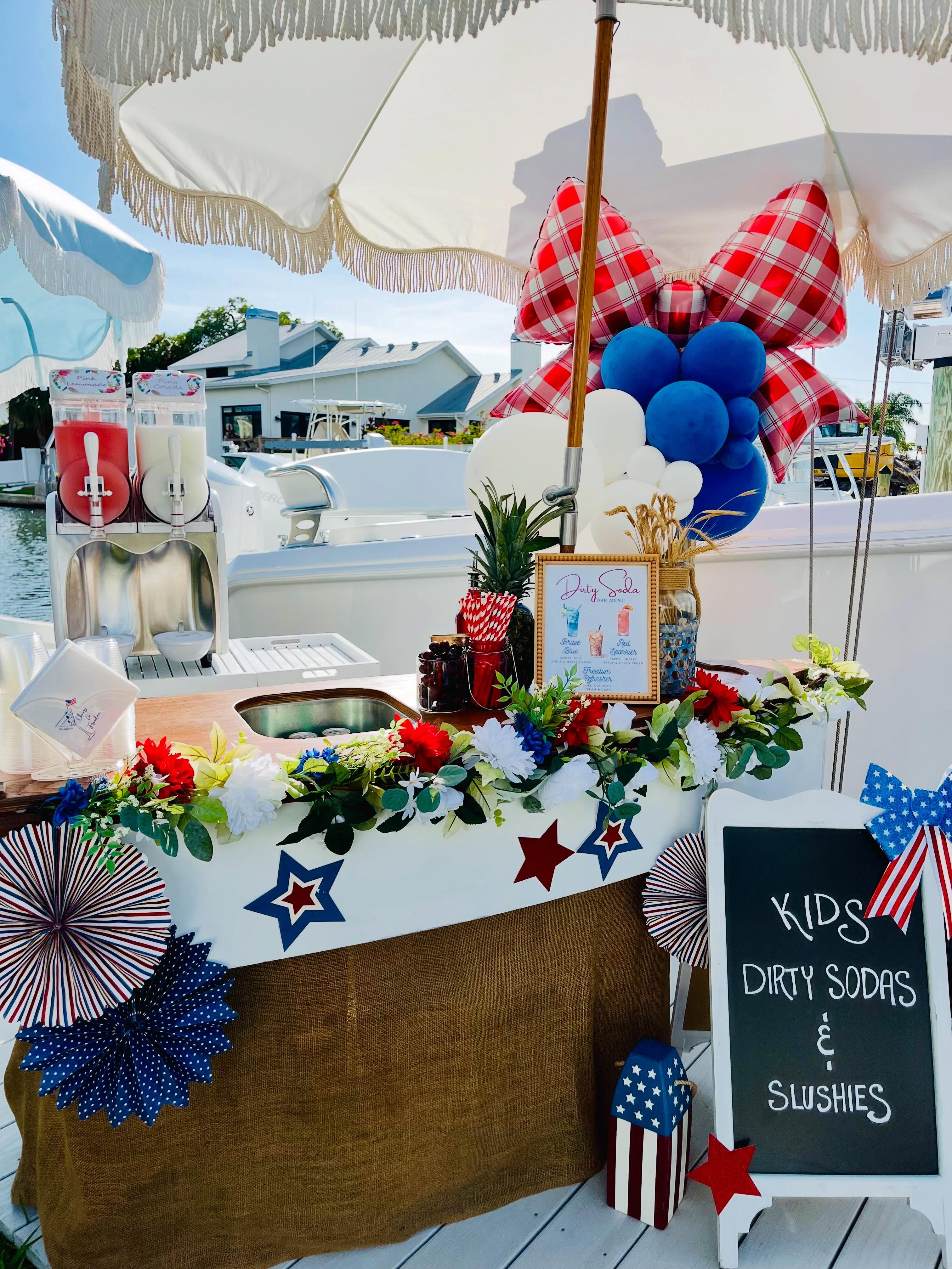 The Boat Bar was rockin the Kids Station with Dirty Sodas and Slushies at our recent Memorial Day event!
Balloons: @ohwhatfunpartyco
The kids were loving it! 😍