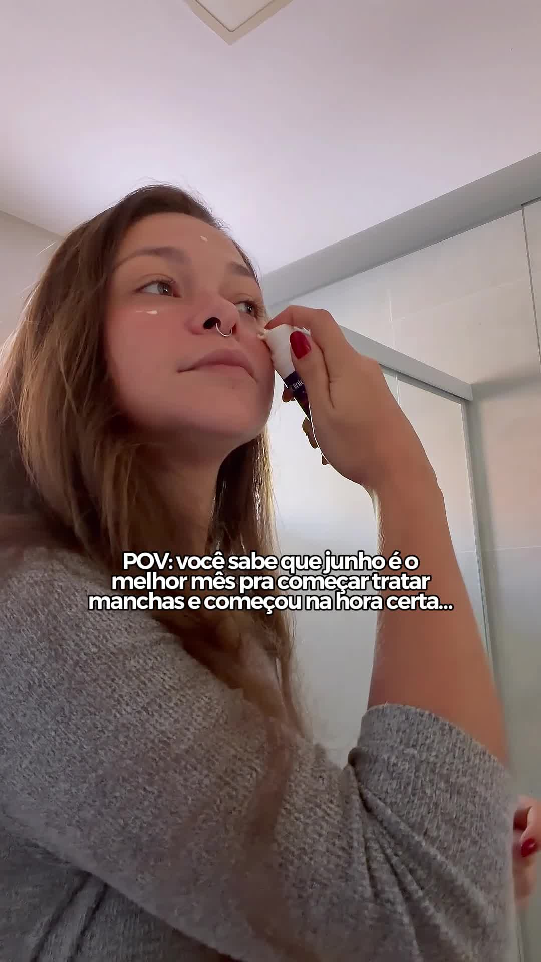 Junho chegou e quem quer uma pele mais uniforme até o verão já sabe: esse é o momento de começar.
O Dermablanc N é um dermoativo de uso noturno que auxilia na uniformização do tom da pele, melhora o aspecto de manchas e contribui para uma pele mais luminosa e homogênea.
Quem começa agora, chega ao verão com uma pele muito mais bonita.
💬 Comenta MANCHAS que nossa equipe te ajuda a montar a rotina ideal para você.