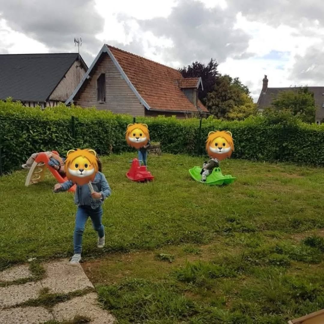 Cette semaine à la MAM,🦁
Nous avons partagé de beaux moments autour de lectures, de temps tous ensemble, de jeux de société et même d'ateliers peinture.
Nos petits lionceaux continuent d'évoluer et de grandir chaque jour. Nous sommes tellement fières de pouvoir les accompagner dans leurs découvertes, leurs apprentissages et leurs progrès.
Quel bonheur de les voir s'épanouir au fil des semaines ! 🦁💛