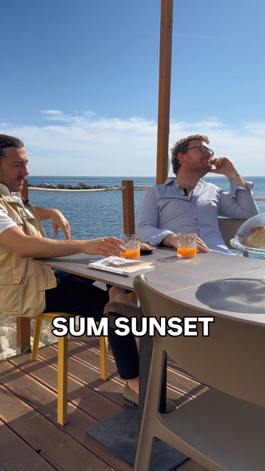 SUM SUNSET
21 Giugno | Baia Salada
L'estate non arriva sul calendario.
Arriva in quel preciso istante in cui la pelle incontra la salsedine, i pensieri rallentano e il sole sembra indugiare qualche minuto in più sull'orizzonte.
Per celebrare il suo primo tramonto d'estate, SUM si sposta sul mare.
Tra luce dorata, vinili, e dettagli sartoriali mossi dal vento.
Ci vediamo dove inizia l'estate!
🕡 18:30
📍 Baia Salada, via Nicolò Altamura n9
Per saperne di più scrivici in DM
#baiasalada #sumsunset #sumatelier #sumiosono #sumdomenicomoschetta