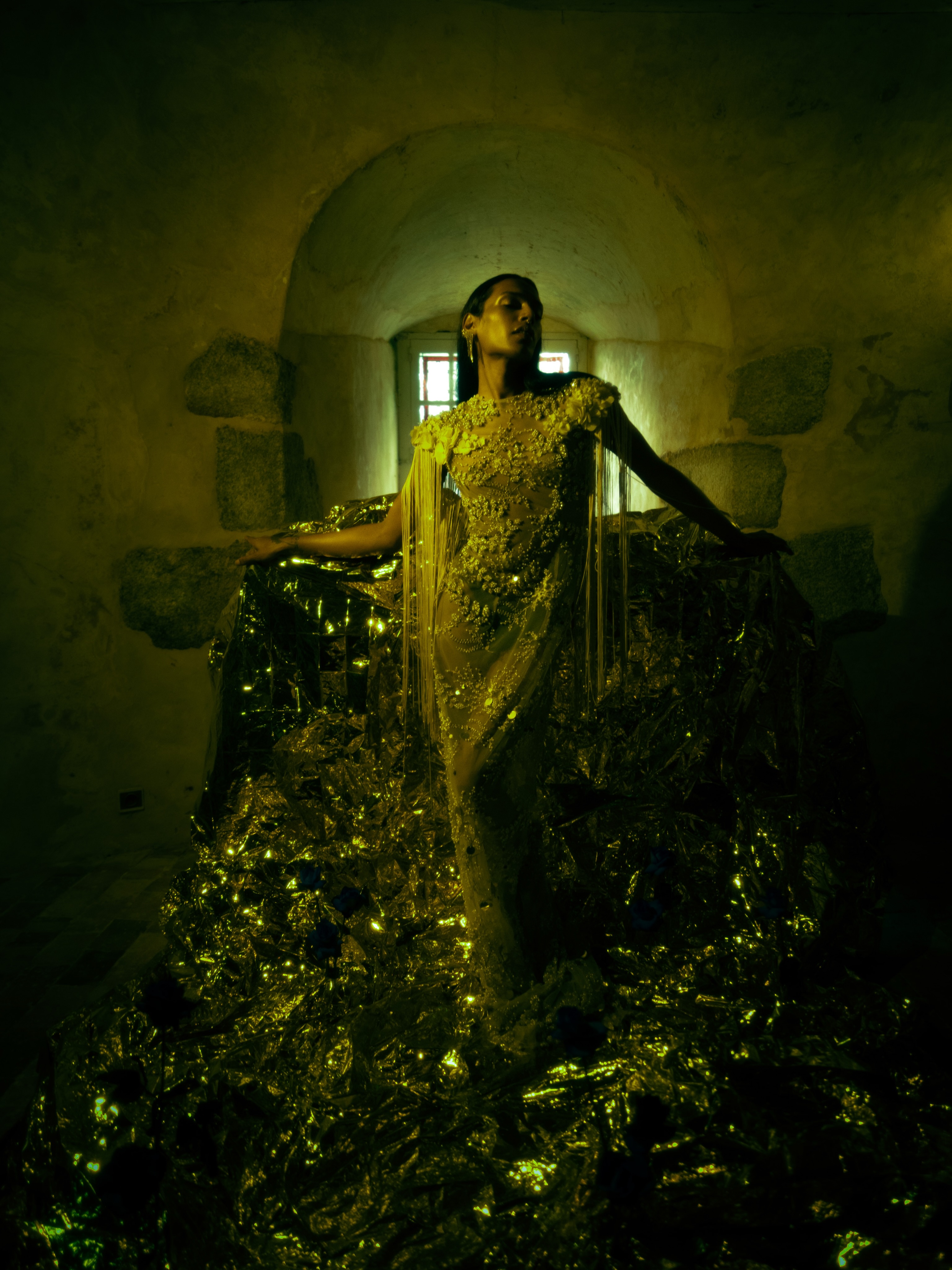 .
NIGHT PHLOX 🏹
Sheer embellished tulle draped like moonlight over skin. Bead and crystals embroidered constellation, as if the night itself paused to decorate.
.
Photography @hfm.photos
Dress @julita_ldn_bride
Hair & Make Up by @laila_alsane
Jewellery by @tillythomaslux
Florals & set design by @heidigold_florals
At @legacy.workshop
.
.
.
.