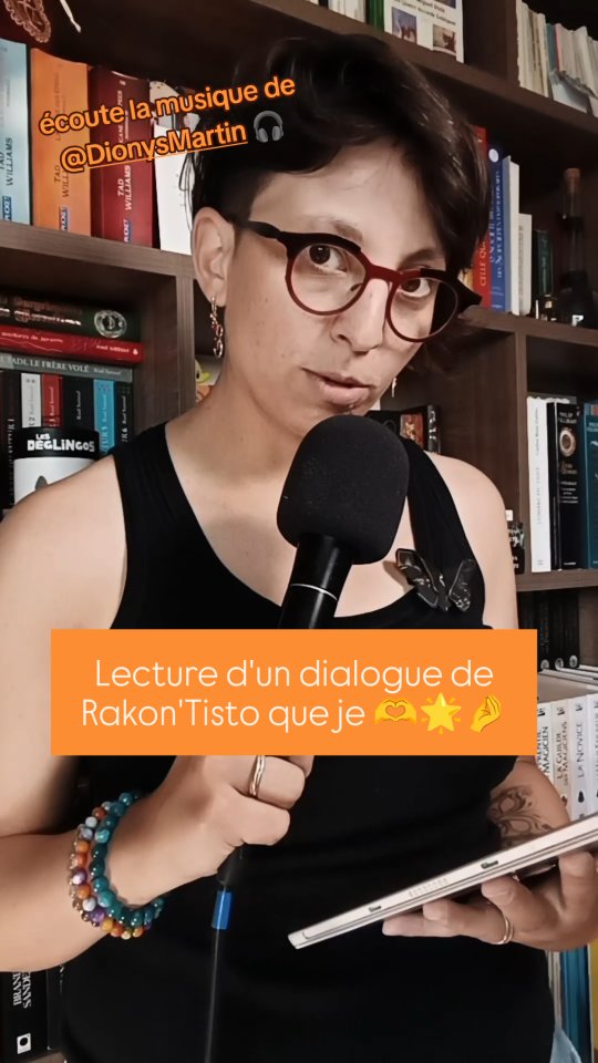 Lecture d'un dialogue de Rakon'Tisto. Celui par lequel j'ai commencé l'écriture il y a 4 ans. Celui qui me donne envie d'écrire encore cette histoire. Celui qui met en lumière ce langage des rues propre à la gent basse.
Mise en valeur par la musique de @dionys.martin 🎧 composée pour Tisto 🥹
#RakonTisto #fantasy #extrait #lecture #citation
