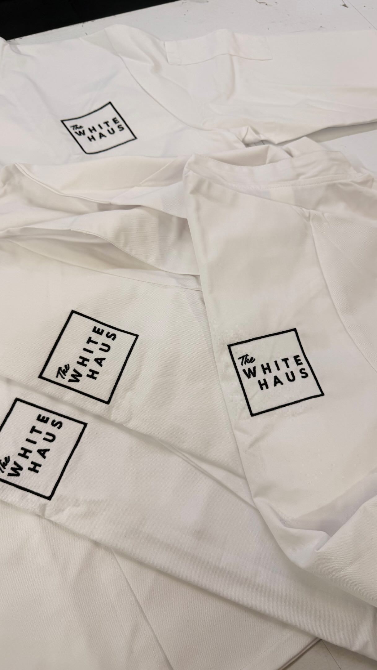 Custom Embroidery on chef jackets
Want to stand out? Send us a DM with:
Design/logo
Garment type
Quantity
Deadline
We’ll quote you as quickly as possible
Want linen services? Why not reach out to @leytonlinen
#embroidery #chefjackets #brandeduniforms #workwear #cheflife