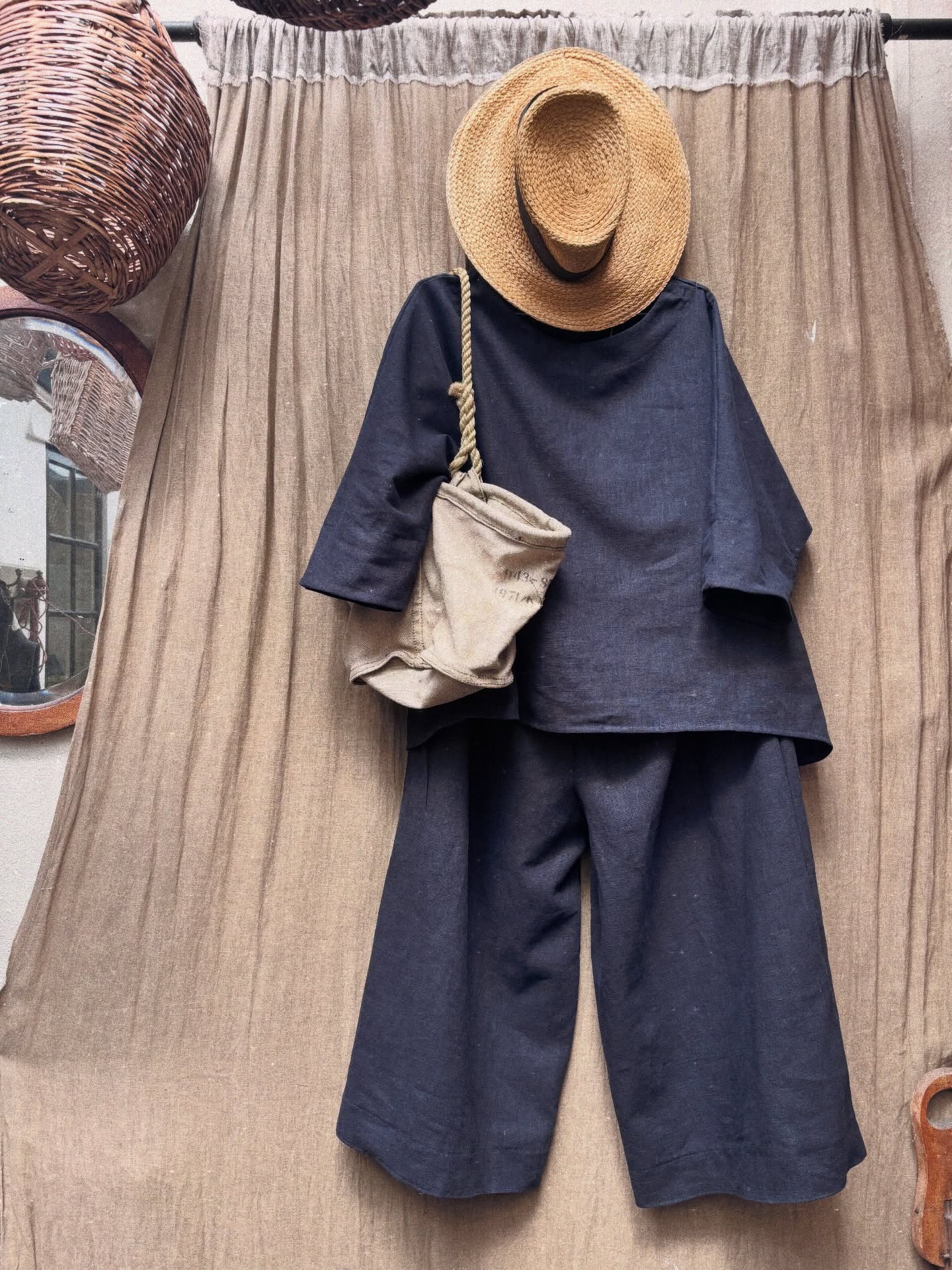 STYLES OF THE WEEK: POTTER AND TURNER
In NEW French Navy Linen, a deep, natural grey based blue 🌑
Two of our most enduring styles; perfect together but also great worn separately. Both with 10% off this week until next Wednesday 17th June.
#sustainablefashion #madetoorder #conciousclothing #smallbatch #slowfashion
