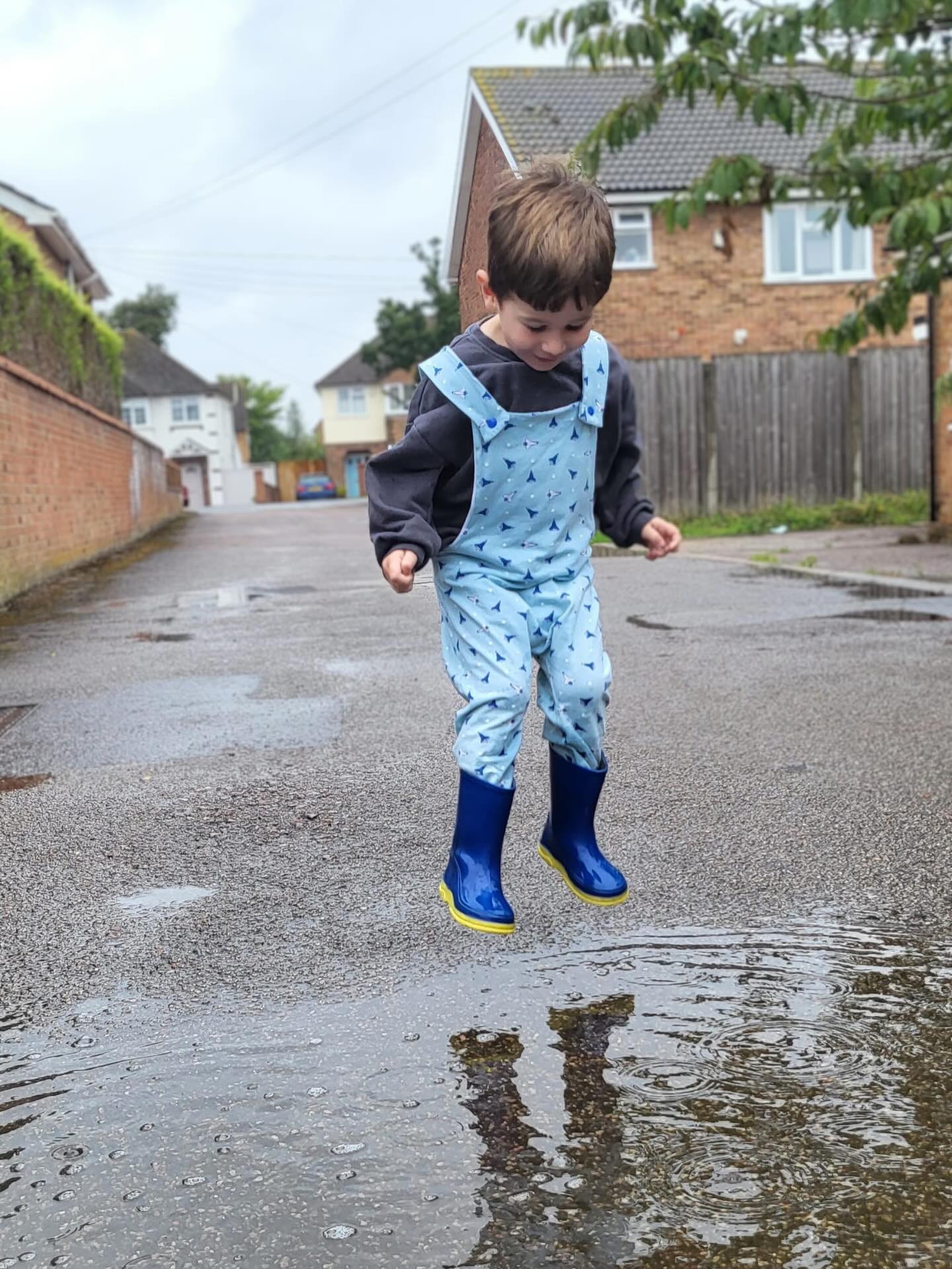 ☔️ Rainy days don’t have to mean boring days! ☔️
While we’re all waiting for summer to make an appearance, our little adventurers are making the most of every puddle, raindrop and muddy path! 🌧️💙
From puddle jumping and duck spotting to rainy walks and countryside adventures, our handmade outfits are designed for real childhood moments. the messy, magical and memory-making kind. 🦆 🌈
Because let’s be honest… kids don’t see bad weather, they see opportunities for fun! 😍