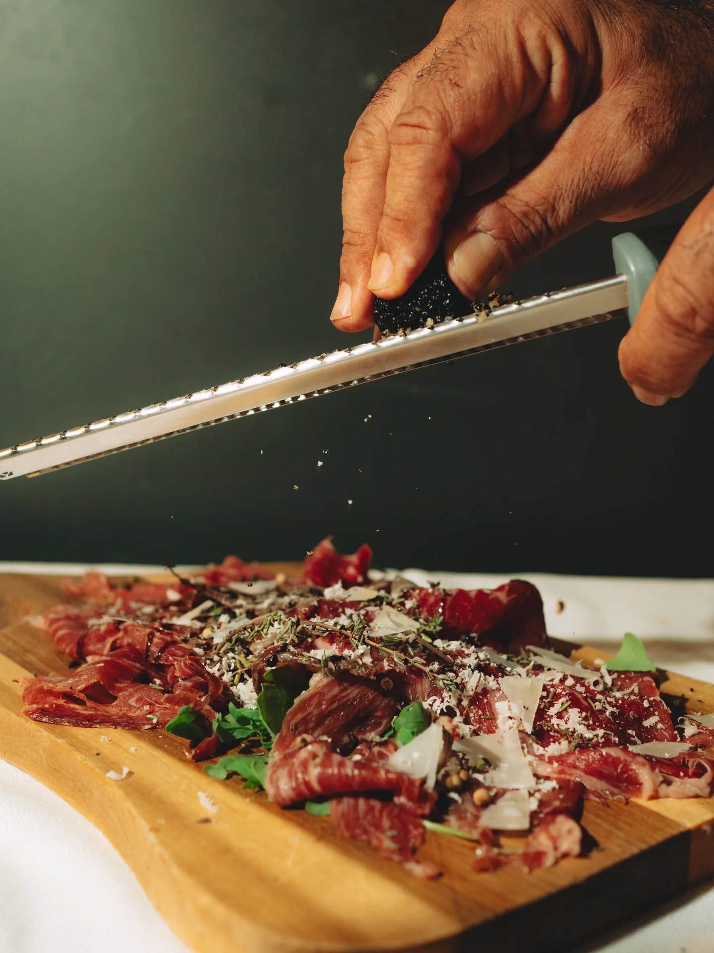 Ogni piatto nasce da una scelta precisa: partire da ingredienti di qualità.🍽
Alle Antiche Terme di Diana, la cura nella selezione delle materie prime è il primo ingrediente di ogni preparazione.✨️
📍 Via dei Sosii, 6 – Tivoli
📞 0774 312256
🌐 www.termedidiana.com
📸 @smup_socialmedia
