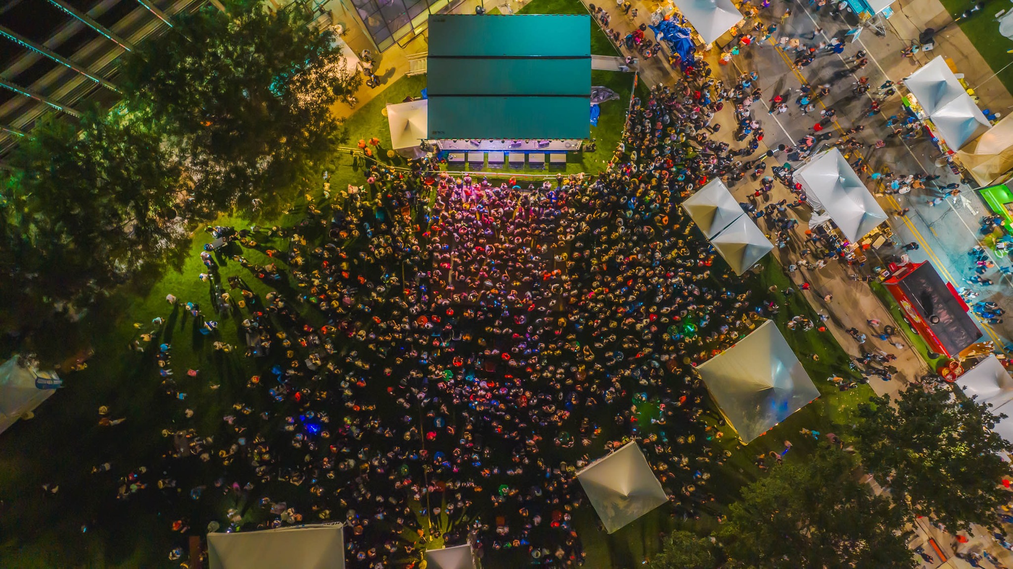 Oh...Okay🙌With your ticket to the Iowa's Latino Heritage Festival, you can see live music all day or all weekend! That's reason enough to stay all night!
📅Date:
Saturday, September 26 from 10 a.m. to 11 p.m.
Sunday, September 27 from 10 a.m. to 6 pm.
📍 Place:
Western Gateway Park in downtown Des Moines, Iowa
🚗 FREE Parking:
Free parking is available courtesy of Nationwide at the Nationwide ramp at 1100 Walnut Street.
🎟Ticket price:
$5 for adults and FREE for children
#IowaFestivals #FestivalLatino #Hispanic #LatinoCommunity
#LatinoAmerica #Iowa