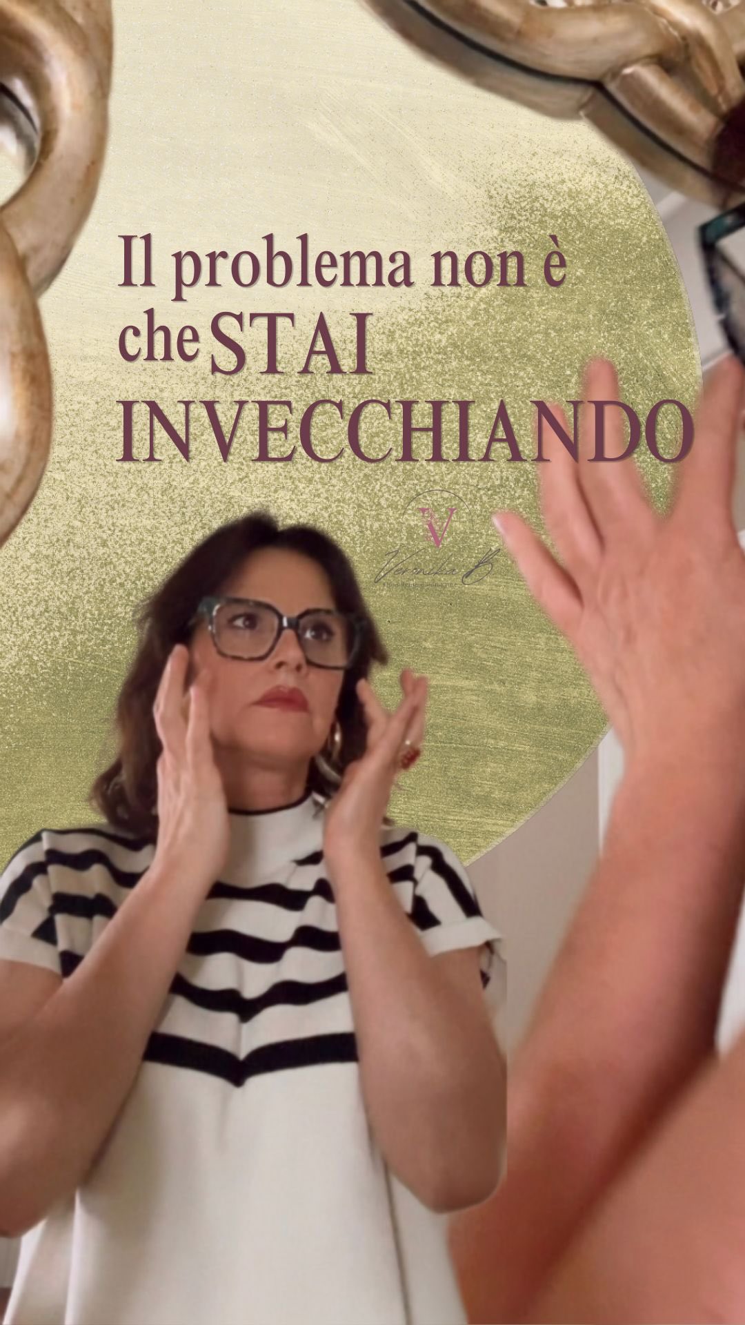 Il problema non è l’età.
Il problema è quando inizi a toglierti spazio senza accorgertene.
Un colore in meno.
Una foto rimandata.
Un abito scelto per non farti notare.
Una frase detta quasi per difenderti: “ormai”.
Ma “ormai” non è una stagione della vita.
È una gabbia mentale.
Nel Metodo PRESENZA™ lavoro proprio su questo: non sul cambiare volto, corpo o personalità, ma sul riallineare la donna che sei diventata con il modo in cui ti mostri al mondo.
Perché essere viste non significa attirare attenzione a tutti i costi.
Significa non sparire da se stesse.
Ti è mai successo di sentirti così?
#metodopresenza #consulenzadimmagine #identitàestile #donneover40 #oltrelospecchiounviaggiodistileeautenticità