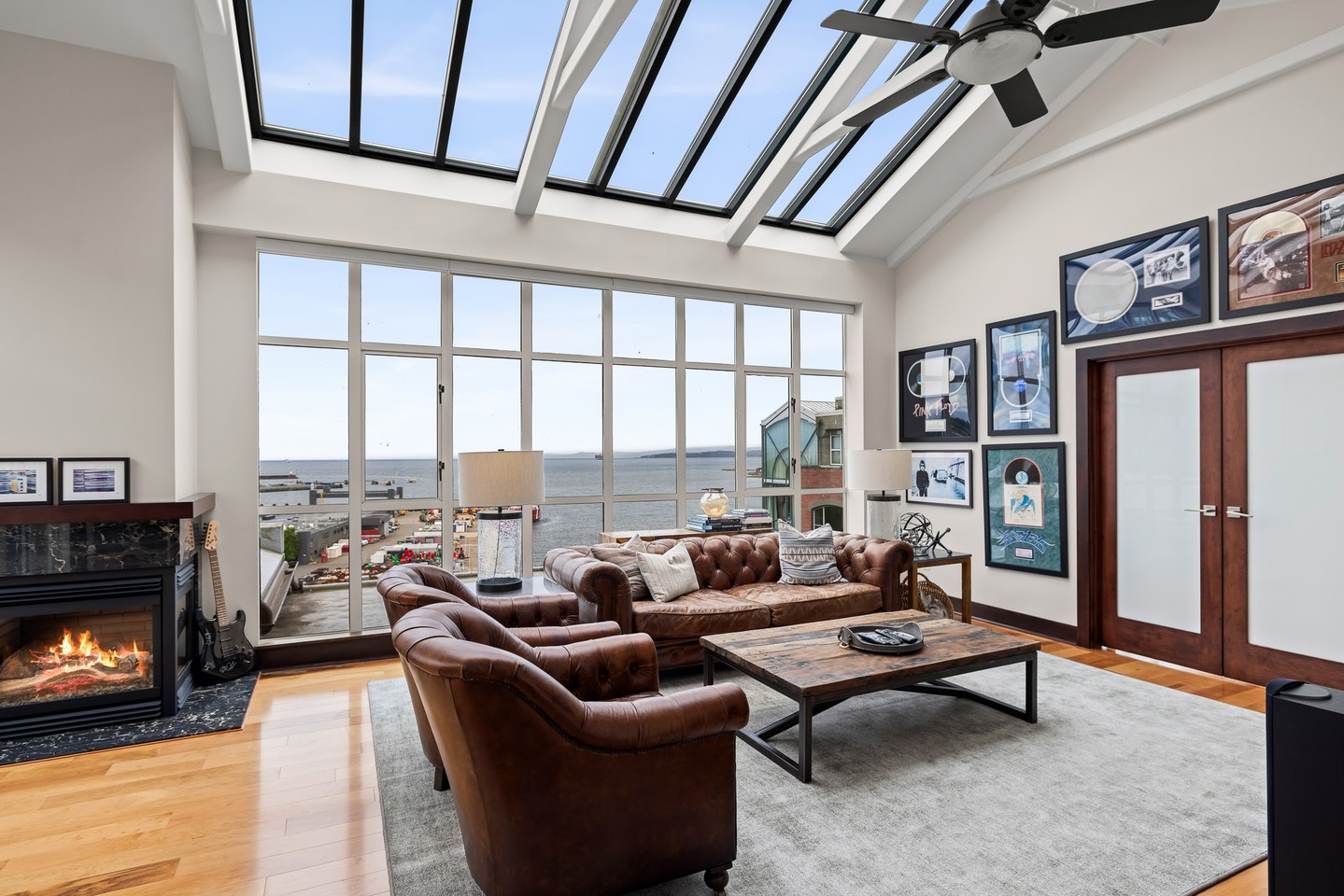 Some listings do the work for you.
A view like this, paired with incredible daylight, brings the entire condo to life. Bright spaces, beautiful scenery, and a home that's easy to picture yourself in.
Listing agent @maclarenbrad
#yyjrealestate #yyj #yyjrealtor #yyjrealtors #luxurylisting #luxuryrealestate #victoriareaestate #luxuryifestyle