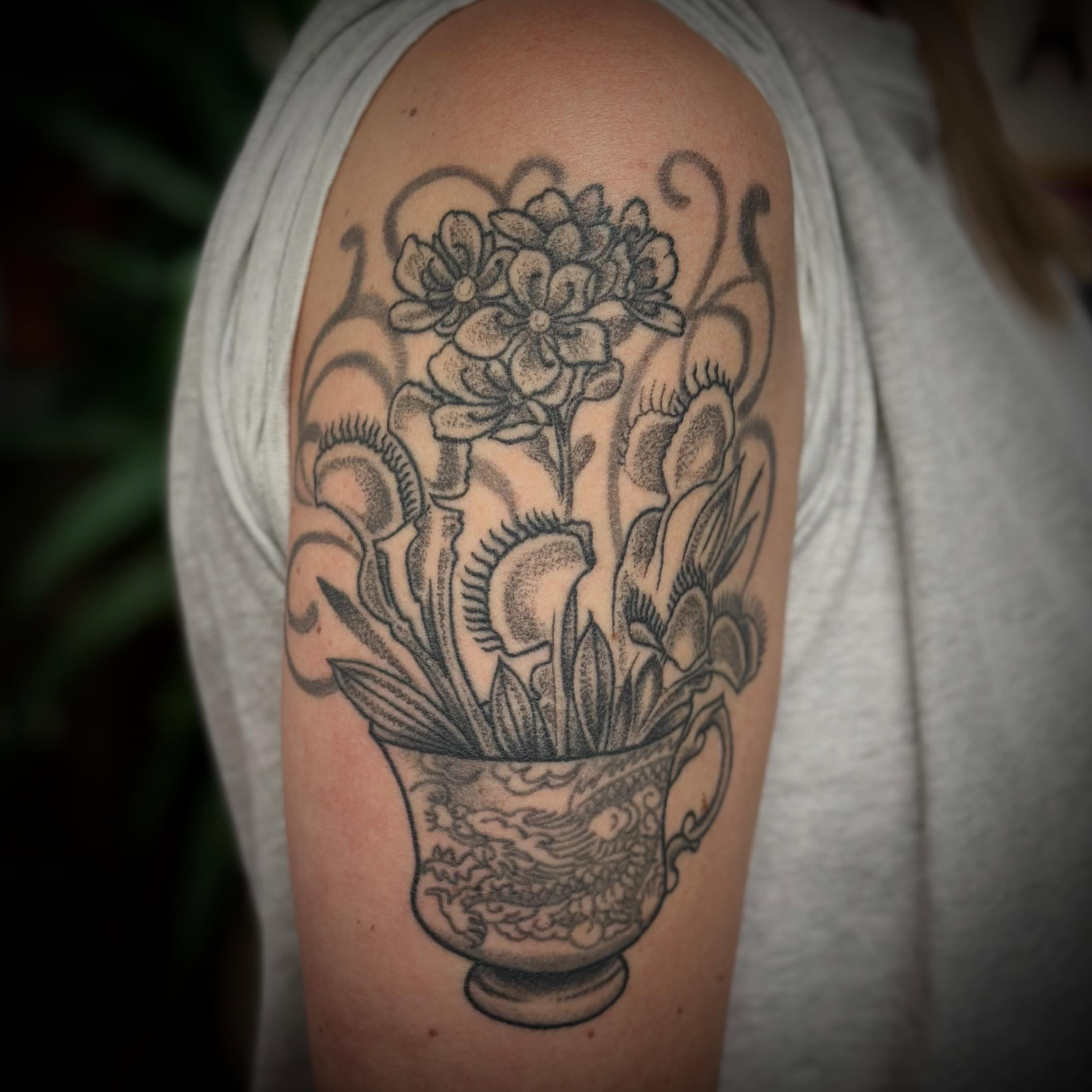Healed! What no longer serves you cannot consume you. #venusflytraptattoo #recoverytattoo #botanicaltattoo