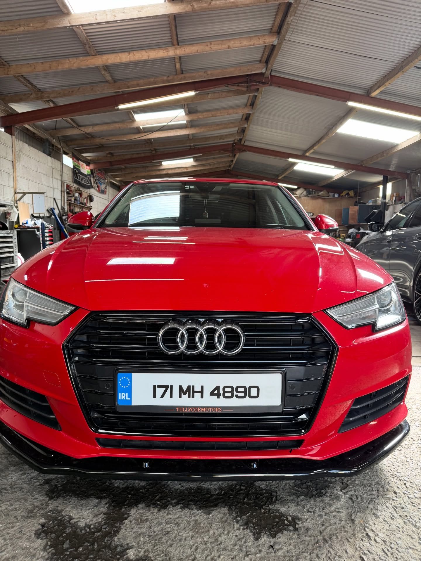 Audi A4 2017 full dechrome for @tullycoemotors DM us to book in today #fyp