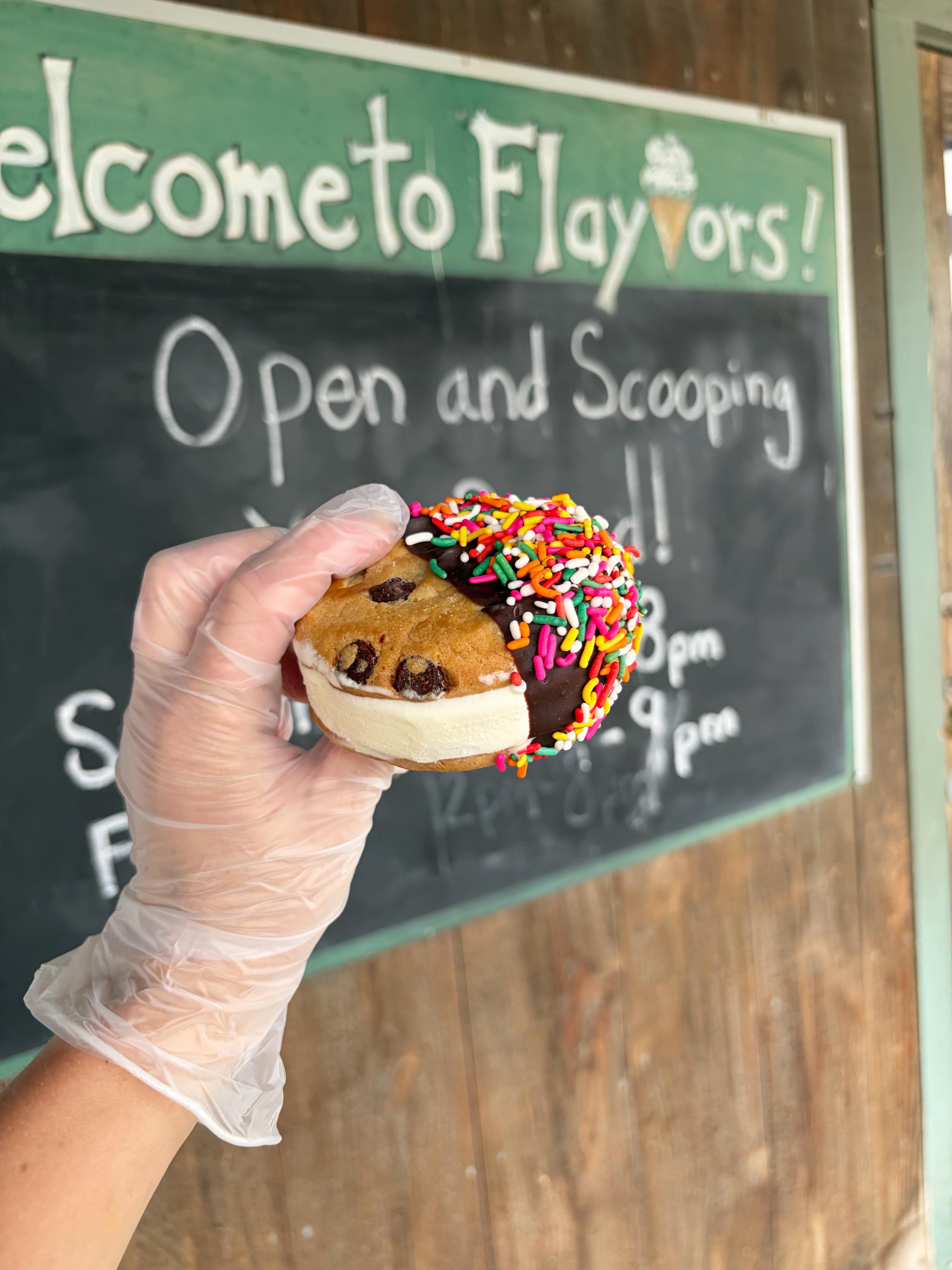 It’s going to be another warm one today! If you’d rather take your ice cream to-go, we have cookie sandwiches, ice cream tacos, pints and quarts available for you to bring home🤩
Hours: Sunday through Thursday, 12-8pm. 12-9pm Fridays and Saturdays