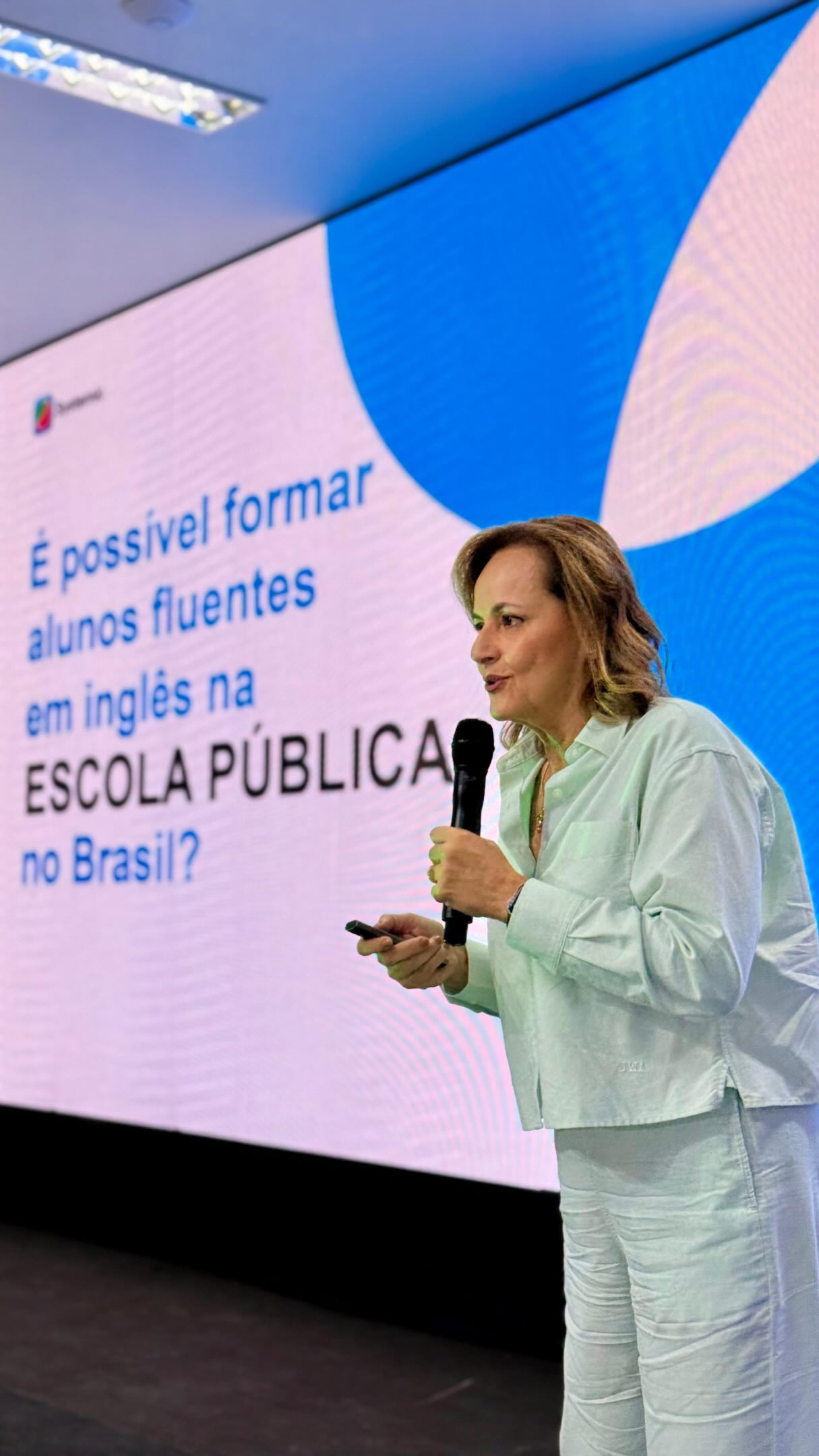 Mais de 20 gestores públicos de oito estados brasileiros conheceram de perto os resultados da metodologia do @systemicbilingual.
O método foi apresentado por sua CEO, a professora Vanessa Tenório, com a presença dos alunos da escola pública da cidade do Pilar (AL), falando fluentemente em inglês.
Confira a cobertura completa deste case de sucesso no interior de Alagoas.
#assessoriadeimprensa #educacao #systemic #alagoas #pilar