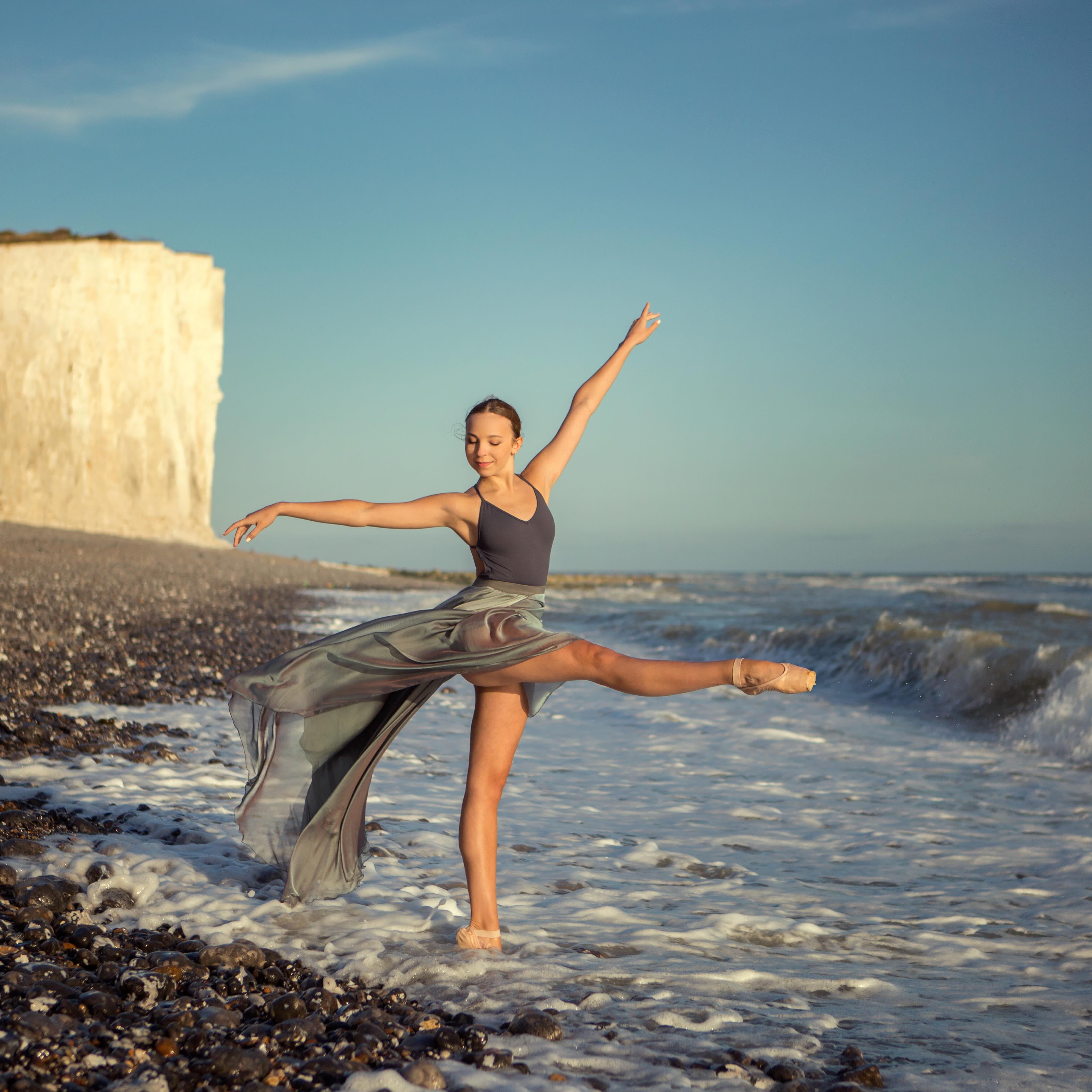 Ballet on the Beach today 🩰☀️
Whilst I can’t name every location, I can tell you this carousel covers England, Scotland, California, Barbados, Spain and Cyprus. You’ll have to guess which is which!
Thanks to my lovely customers and photographer friends for sending your photos. Keep them coming!
#balletonthebeach #balletphotography #dancephotography #customdancewear #balletstyle